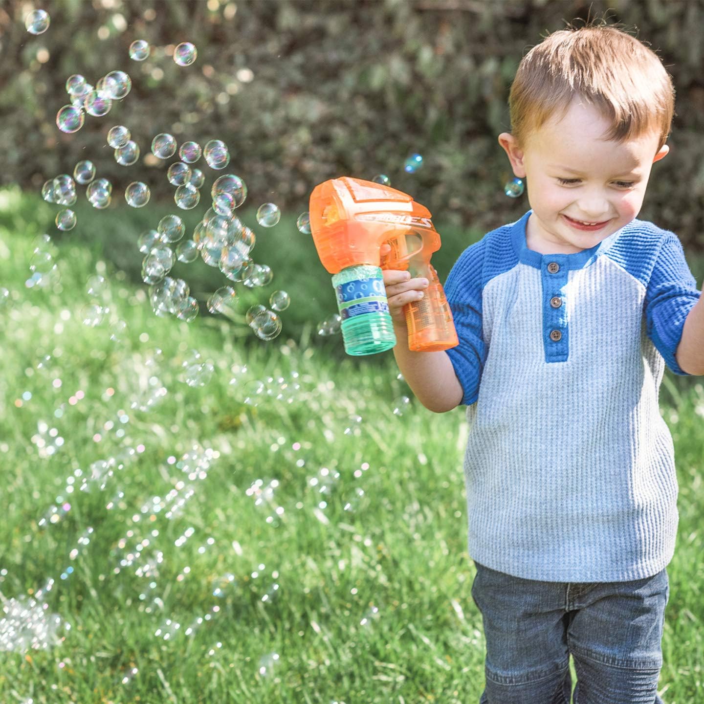 Bubble Blaster with Light – LED Bubble Blower Toy | Summer Fun, Outdoor Birthday Party Favors for Kids | Color May Vary – Maxx Bubbles