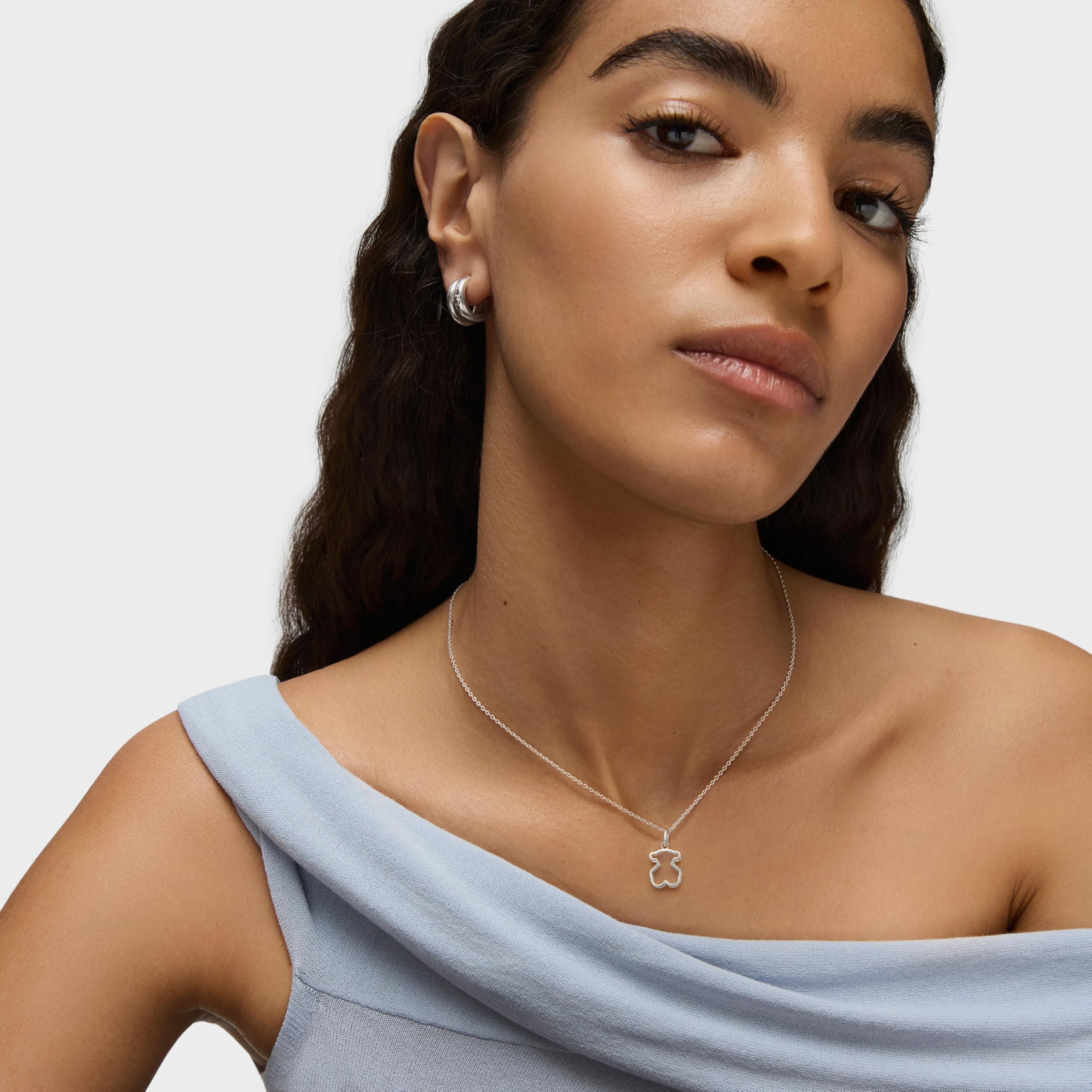TOUS Collar de Plata de Primera Ley para Mujer con Colgante de Oso de 12 mm, 45 cm de Largo, Delicado y Elegante, Colección Galaxy