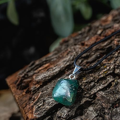 Miniatura 2 de AYANA - Collar con colgante de cristal curativo de esmeralda, collares hechos a mano, cristales de origen ético y piedras curativas, piedra natal de