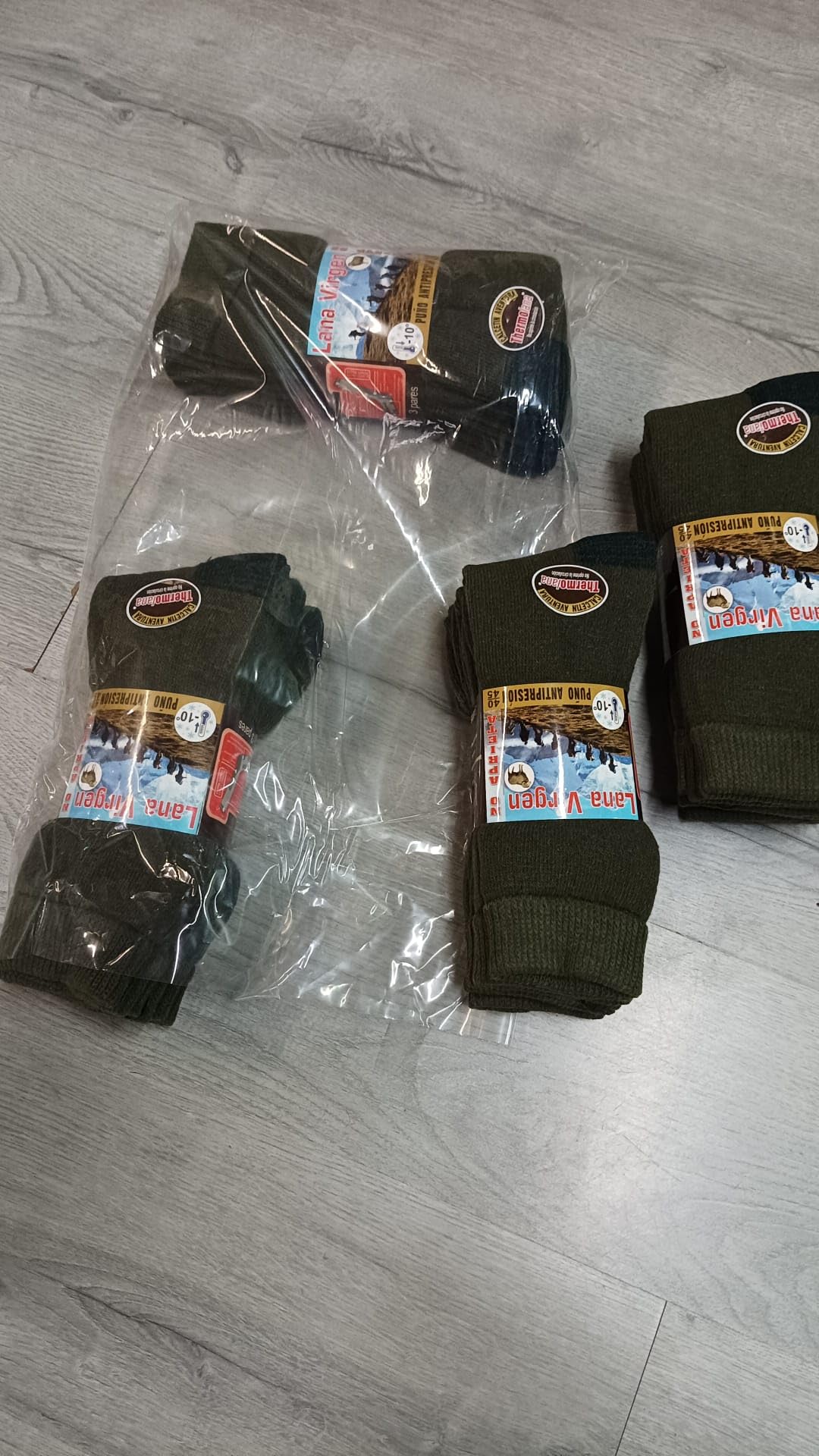 Genérico 3 pares de Calcetines Unisex Verde Oliva 50% Lana Transpirables de Media Caña, Suaves y Resistentes para Uso Casual, Deportivo o Trekking Ligero | Talla 40 al 45 EUROPA |