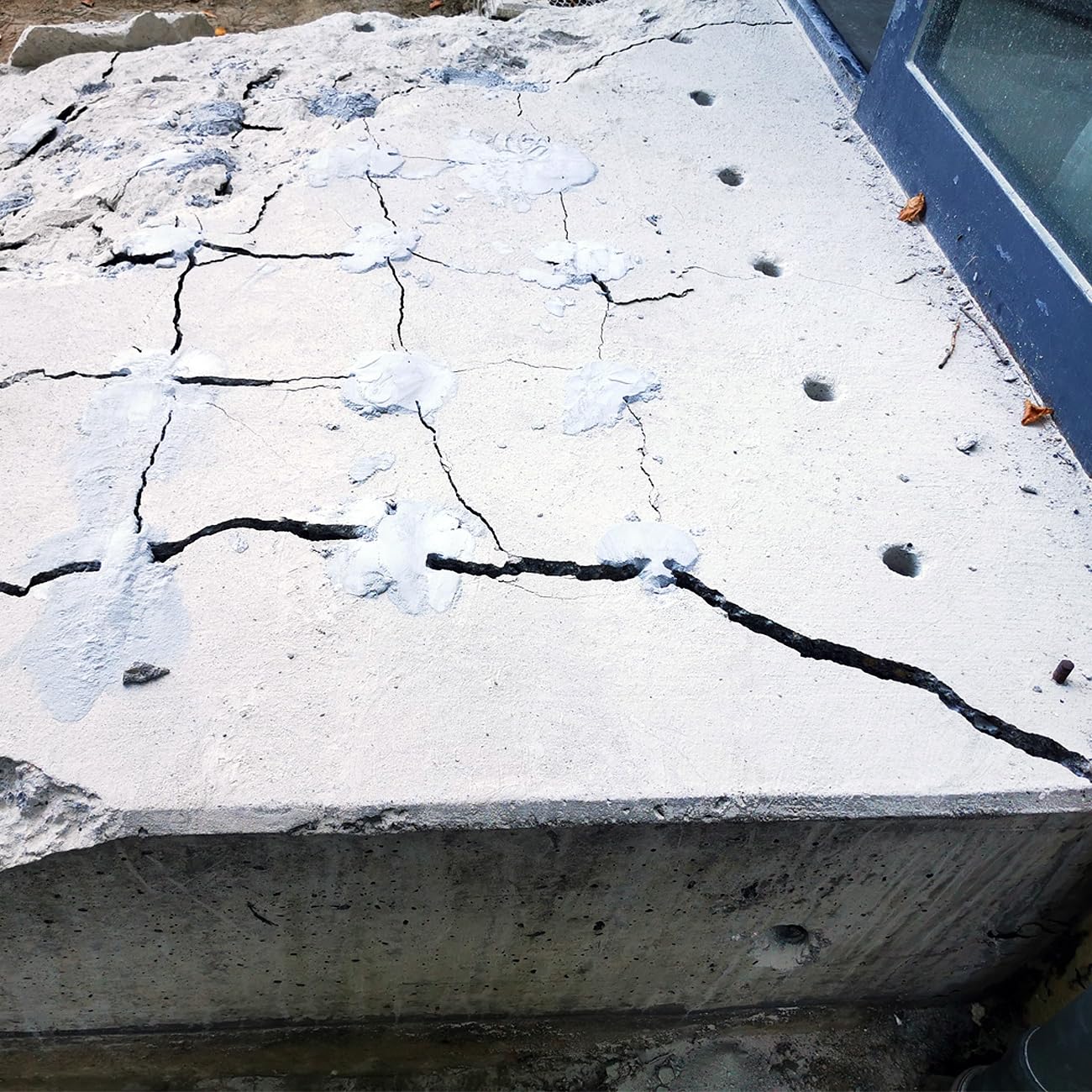BETONAMIT® Original 5 kg explosionsfreies Sprengmittel | Erschütterungsfreie Zerkleinerung von Fels, Stein und Beton, Kein Sprengschein erforderlich, Auch für Heimwerker