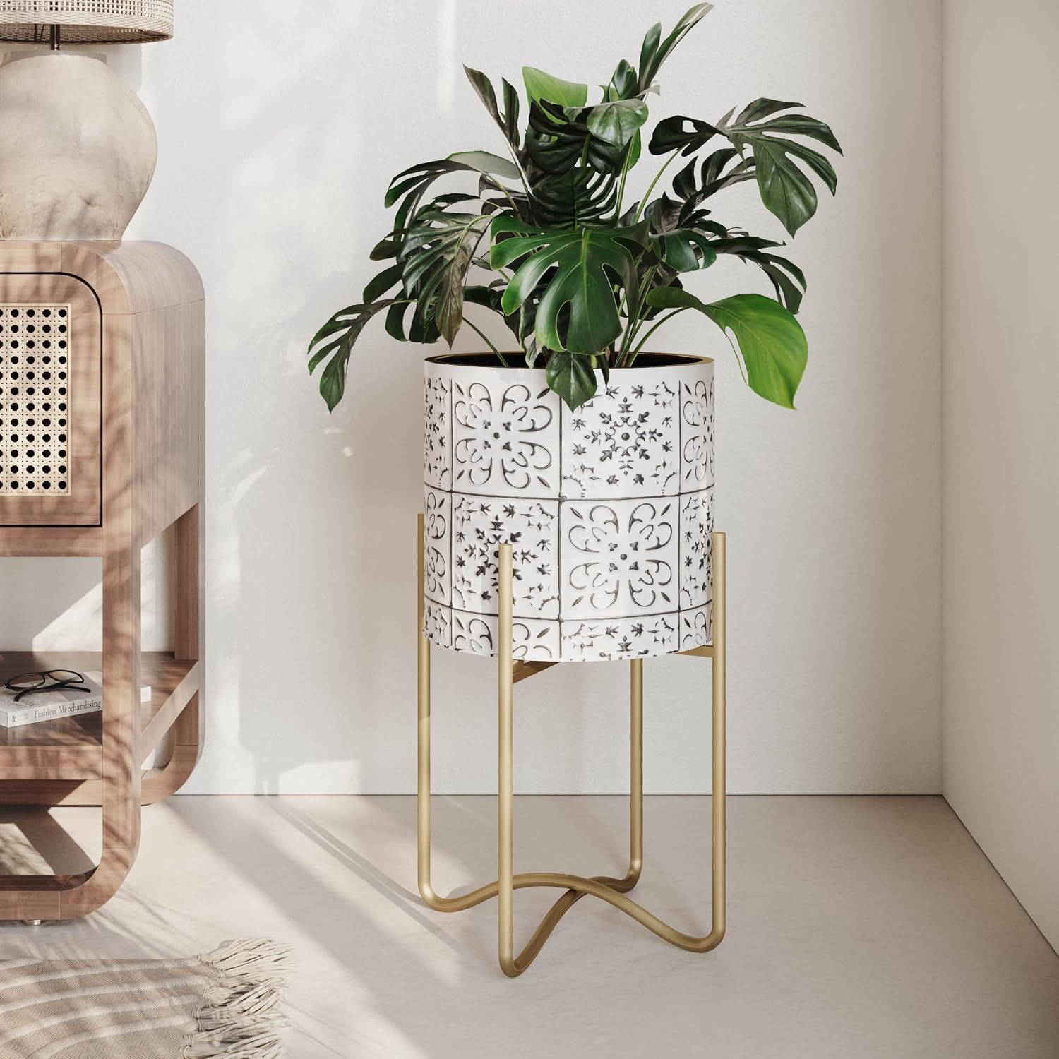 EverNest Tristan White and Black Bohemian Design Neutral Planter with Ambrose Stand, SelectBase Indoor Plant Pots, Minimalist Style, Home Decor Plant Holders (Medium, Gold)