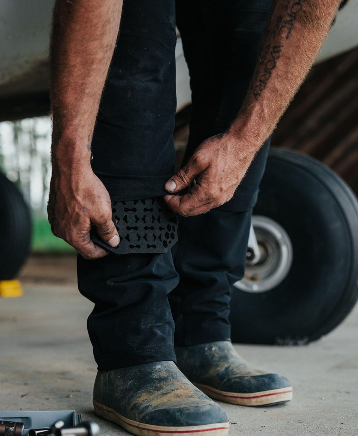 TRUEWERK Men's Work Pants - XP WerkPant with Knee Pads - Image 3