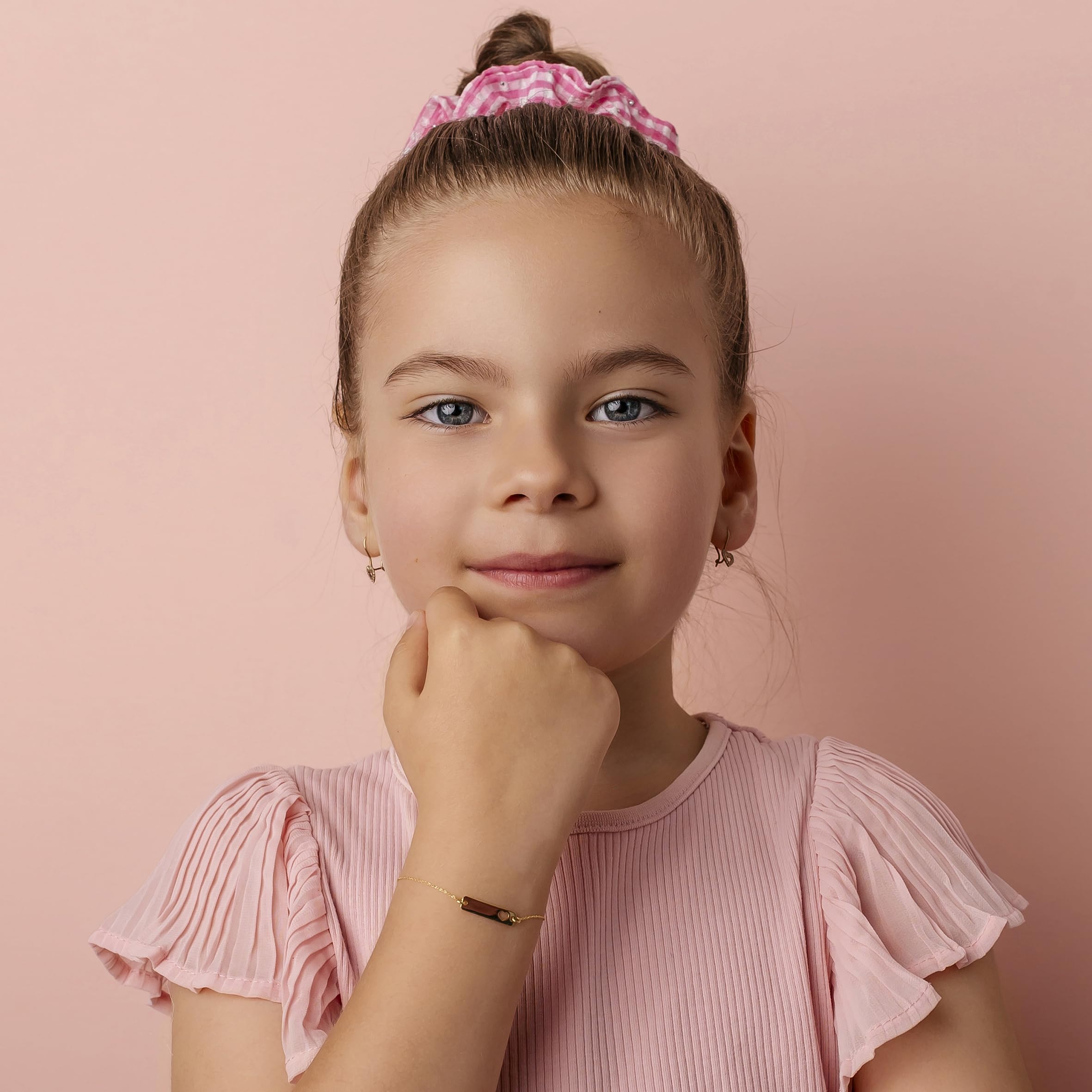 Sakrami Bracciale in Oro Piastrina con Cuore Kids Collection Bracciale in Oro per Bambini con Nome + Confezione Regalo Personalizzata + Idea Regalo Braccialetto per Nascita Comunione o Battesimo