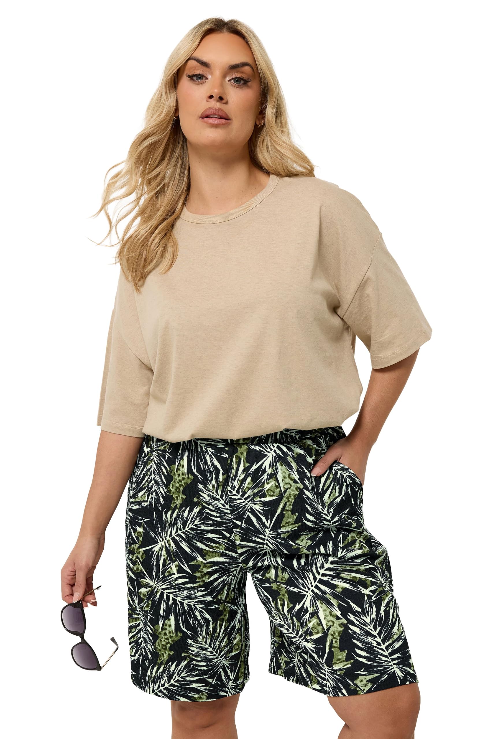 Yours Women's Leaf Print Shorts - Black - 26-28