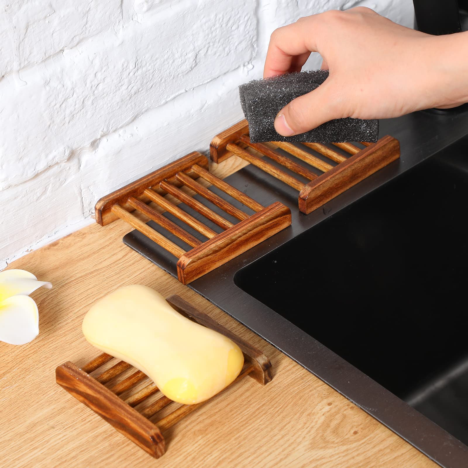 Amyhill 25 jaboneras de madera de bambú a granel para baño, jaboneras de madera para bar, jaboneras autodrenantes, bandeja de jabón de madera, 3.3 x 3.3 x 0.67 pulgadas (color carbón)