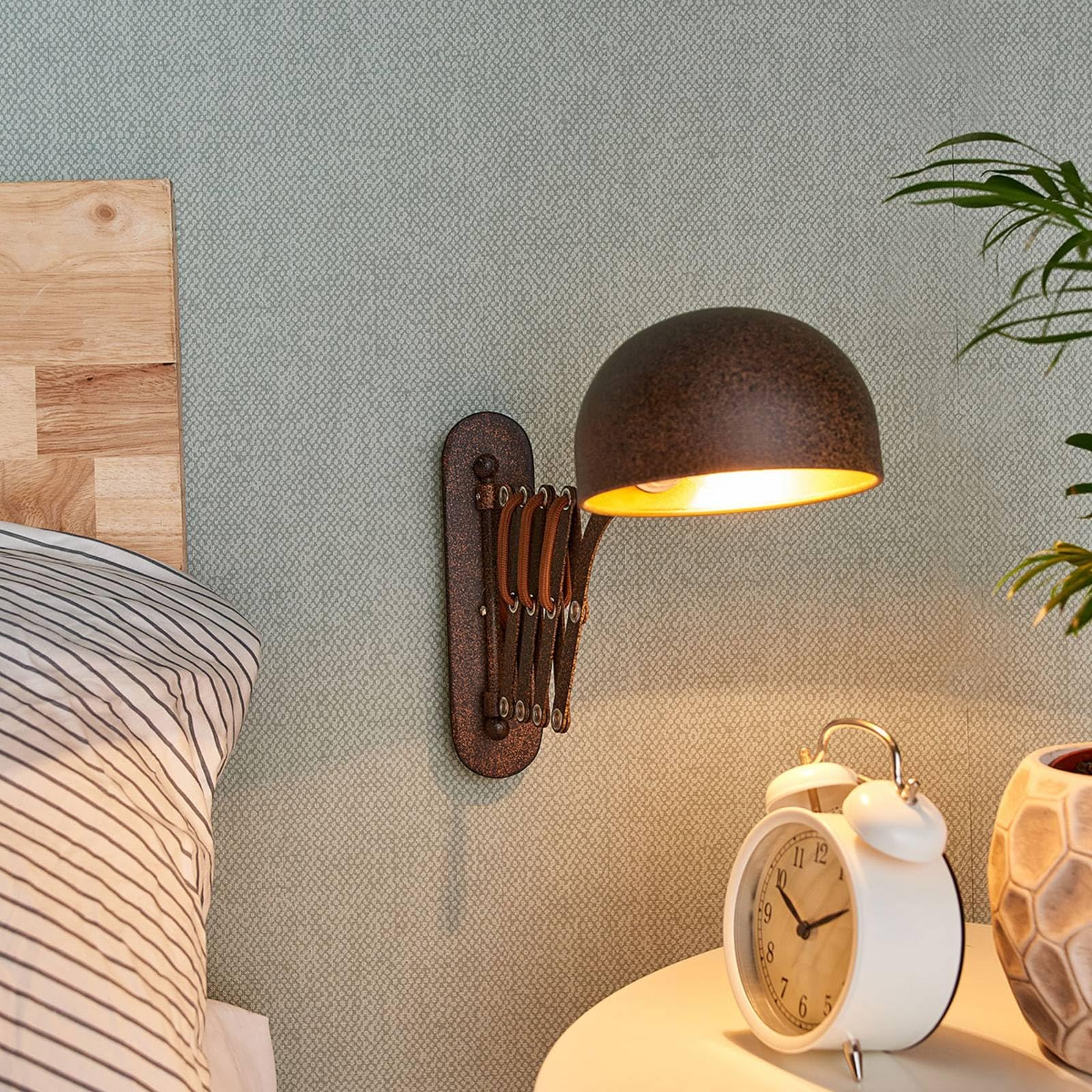 Lindby Applique dimmerabile (Country) colore Marrone, in Metallo ad es. Soggiorno & Sala da pranzo applique