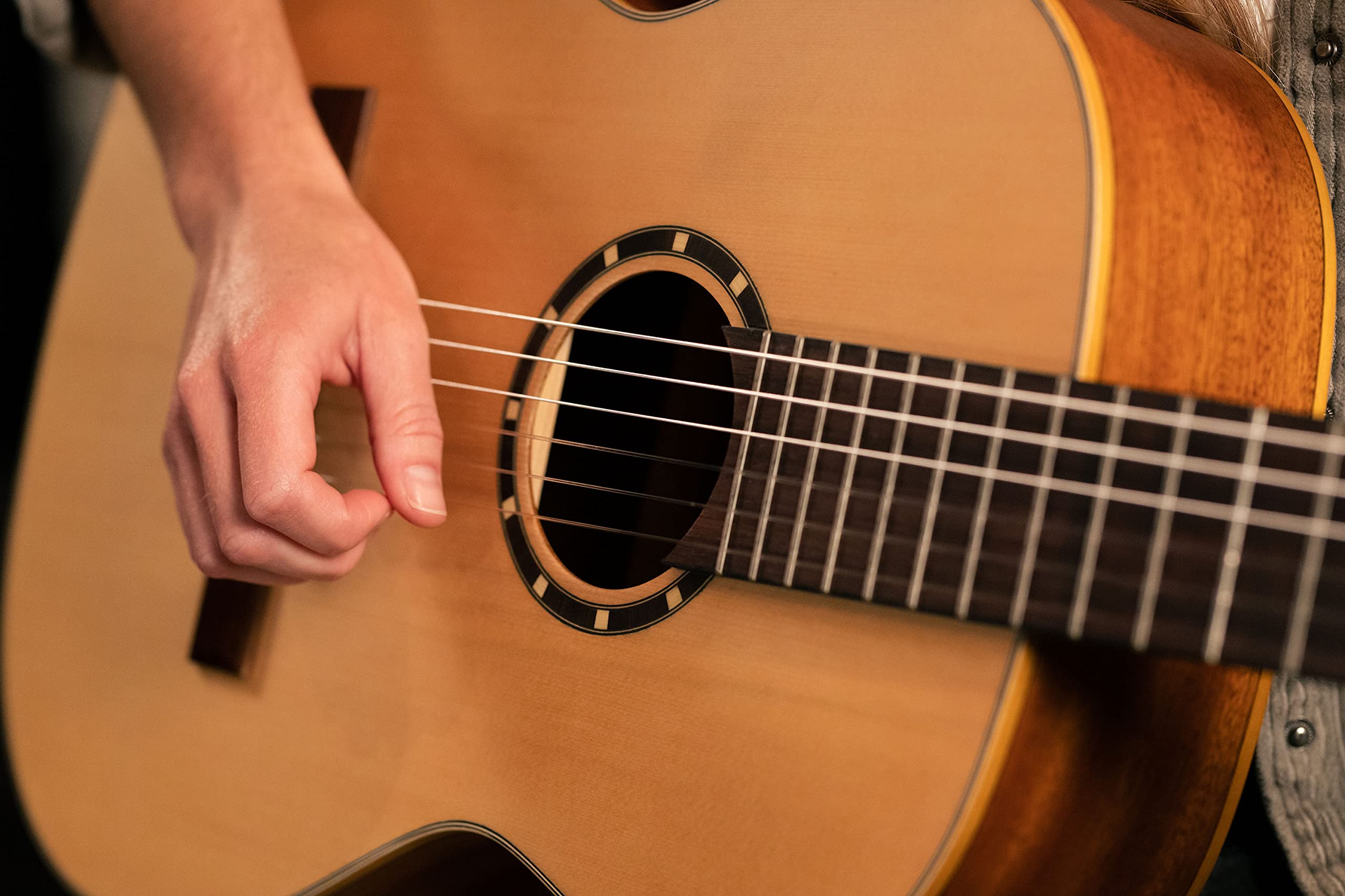 Ortega Guitars Chitarra Concerto Misura 7/8 - Serie Family - include Gig Bag - top in mogano/abete (R121-7/8)