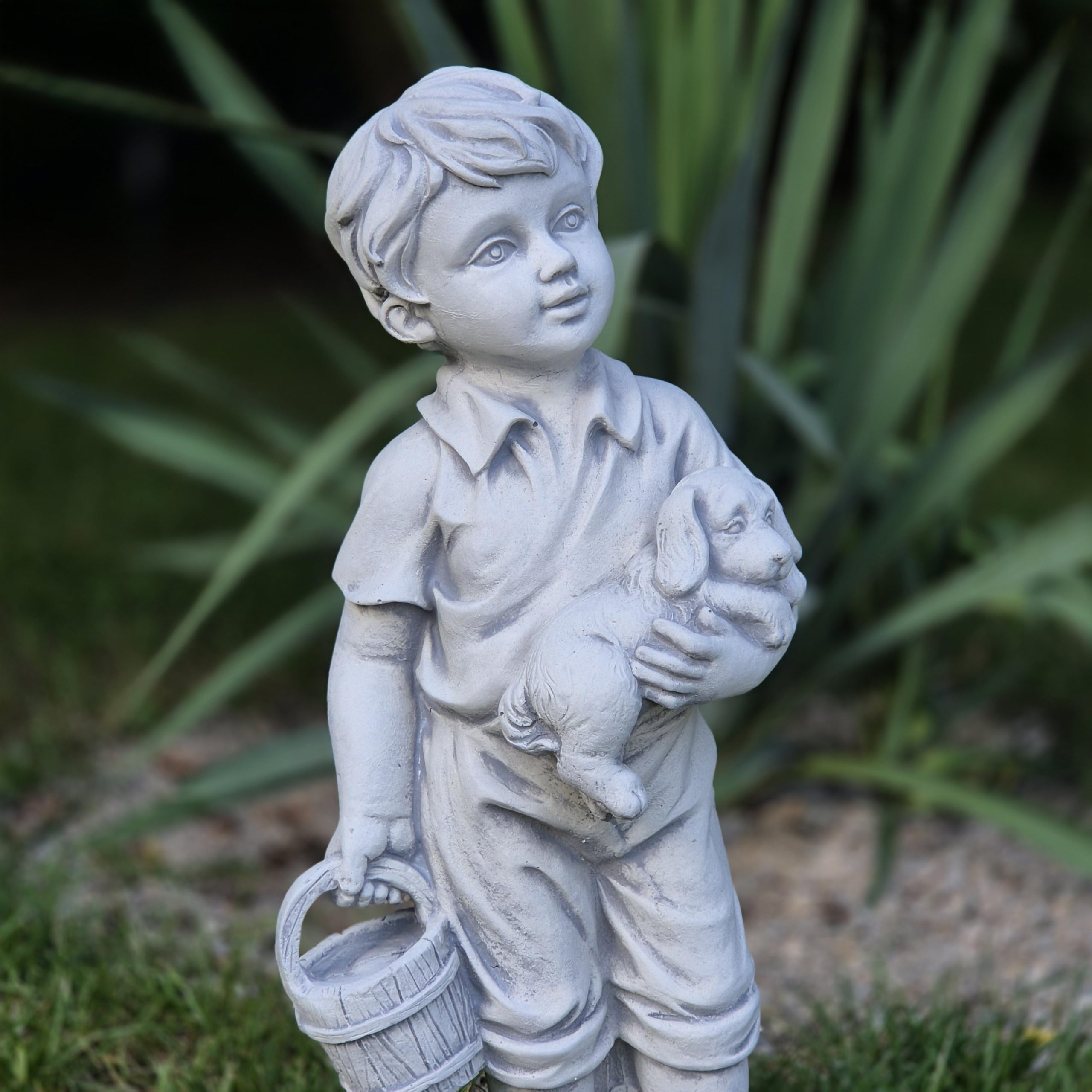 FABRQ Figurine décorative en béton GARÇON avec seau et chien, décoration de jardin, décoration de la maison, fonte de pierre, résistant au gel, résistant aux hautes températures