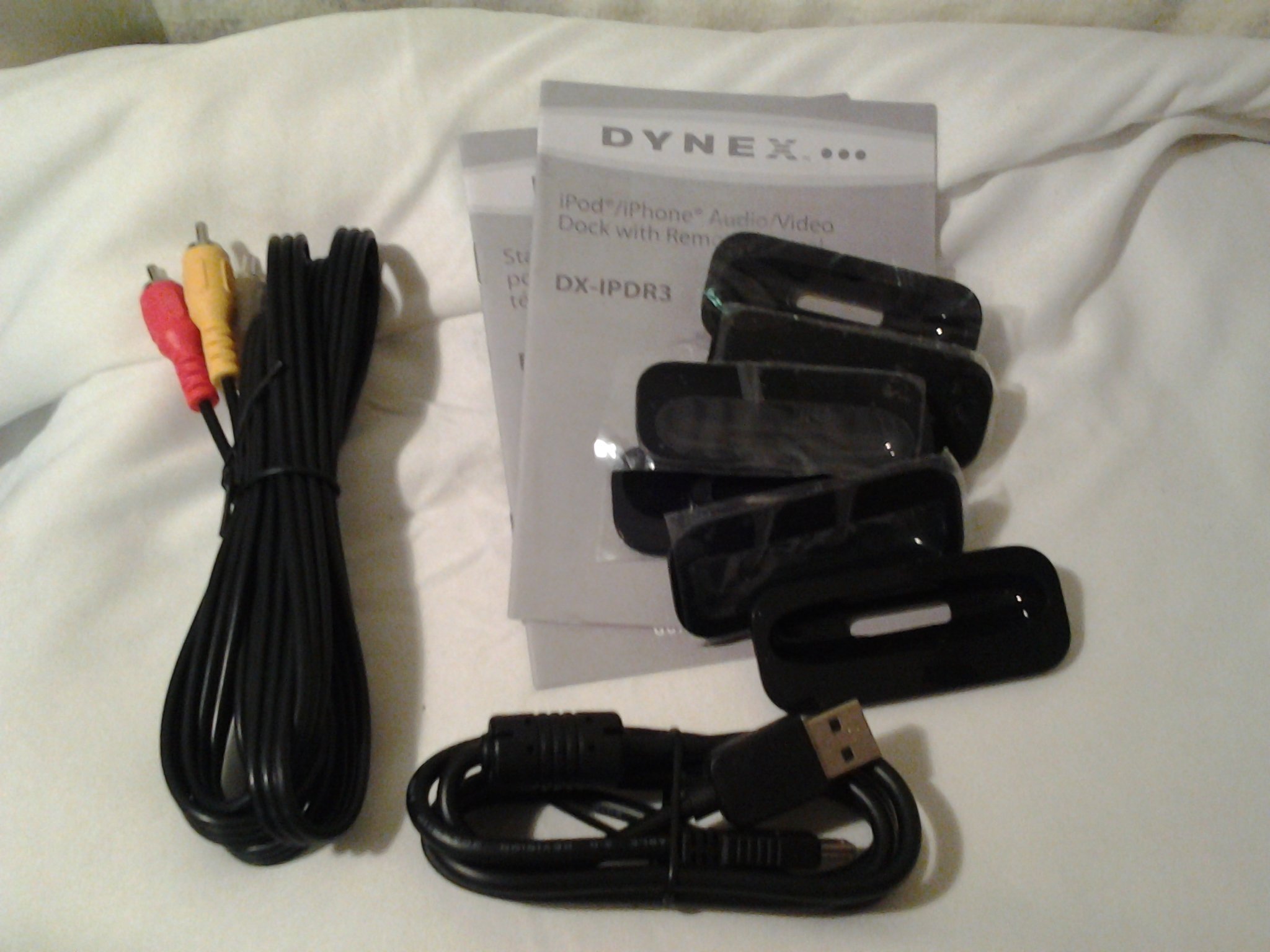 DYNEX  ビデオコード Amazon.com: Dynex - Docking Station for Apple iPod and iPhone