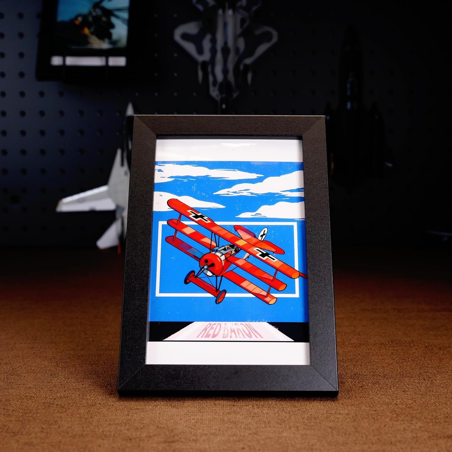 Wingsmith Model Red Baron Fokker Dr.I Triplane Diecast Aircraft Kits for Adults, WWI Military Model with Display Frame & Posters, Unique Gift for Men, Dad, Husband