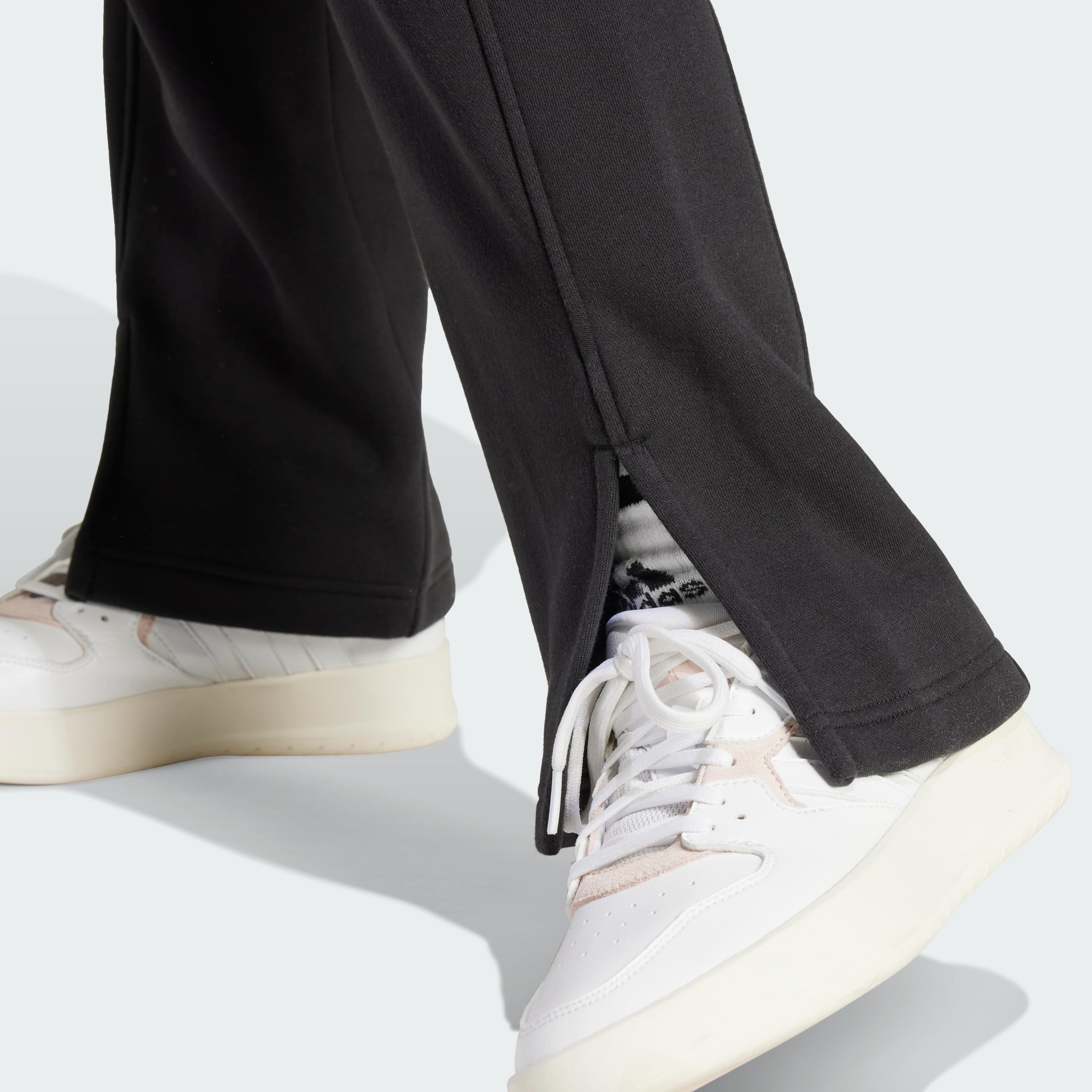 adidas Signature Graphic Embroidery Fleece Straight Leg Pant - Spodnie Kobiety