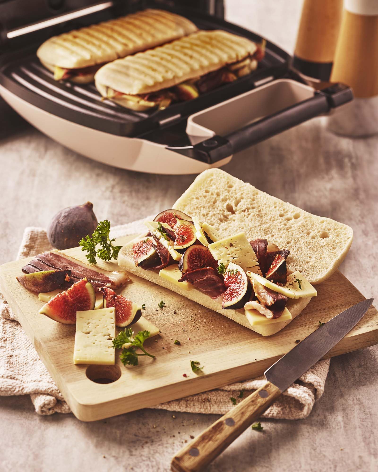 LAGRANGE Jeu de plaques Panini/Grill viande, compatible avec tous les gaufriers "Premium", Plaques en fonte d'aluminium, Revêtement antiadhésif double couche, 010322