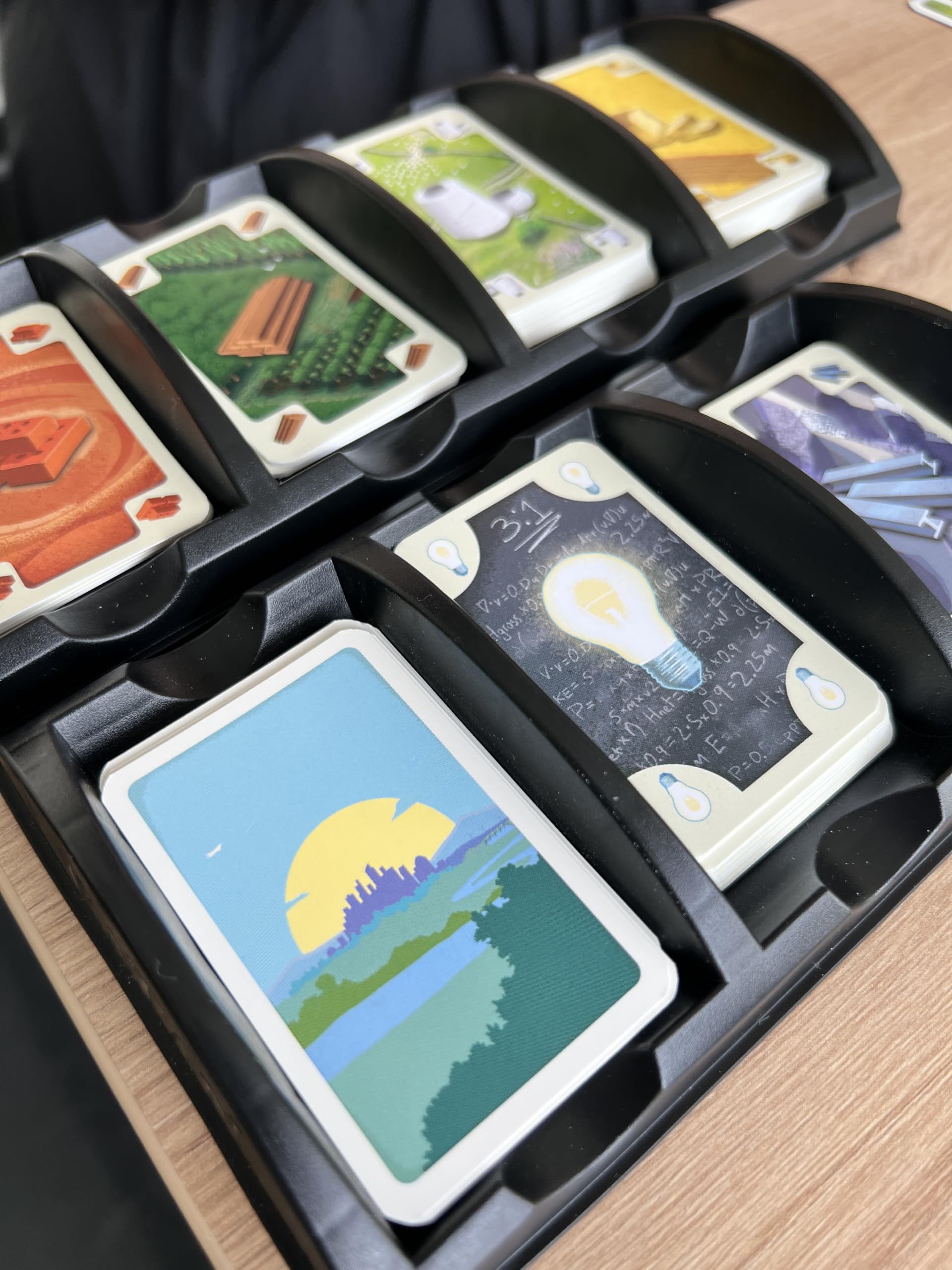 Devir – Catan Energías | Juego de Mesa Estratégico sobre Energía y Sostenibilidad, Cambio Climático | Tablero para 3-4 Jugadores, +12 Años, 90 Minutos