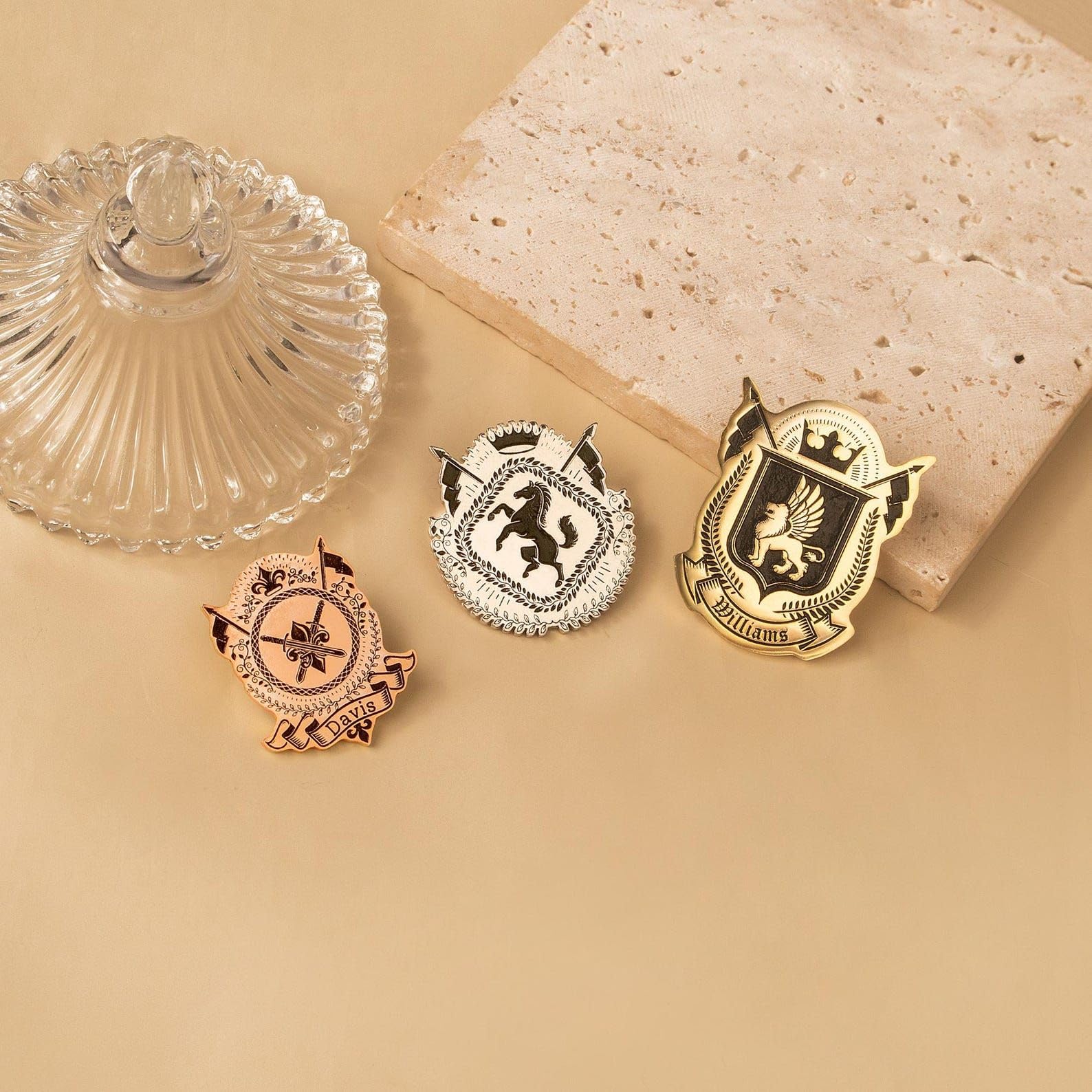 Brosche personalisierbar, Zeremonie-Stil, Familienmotiv