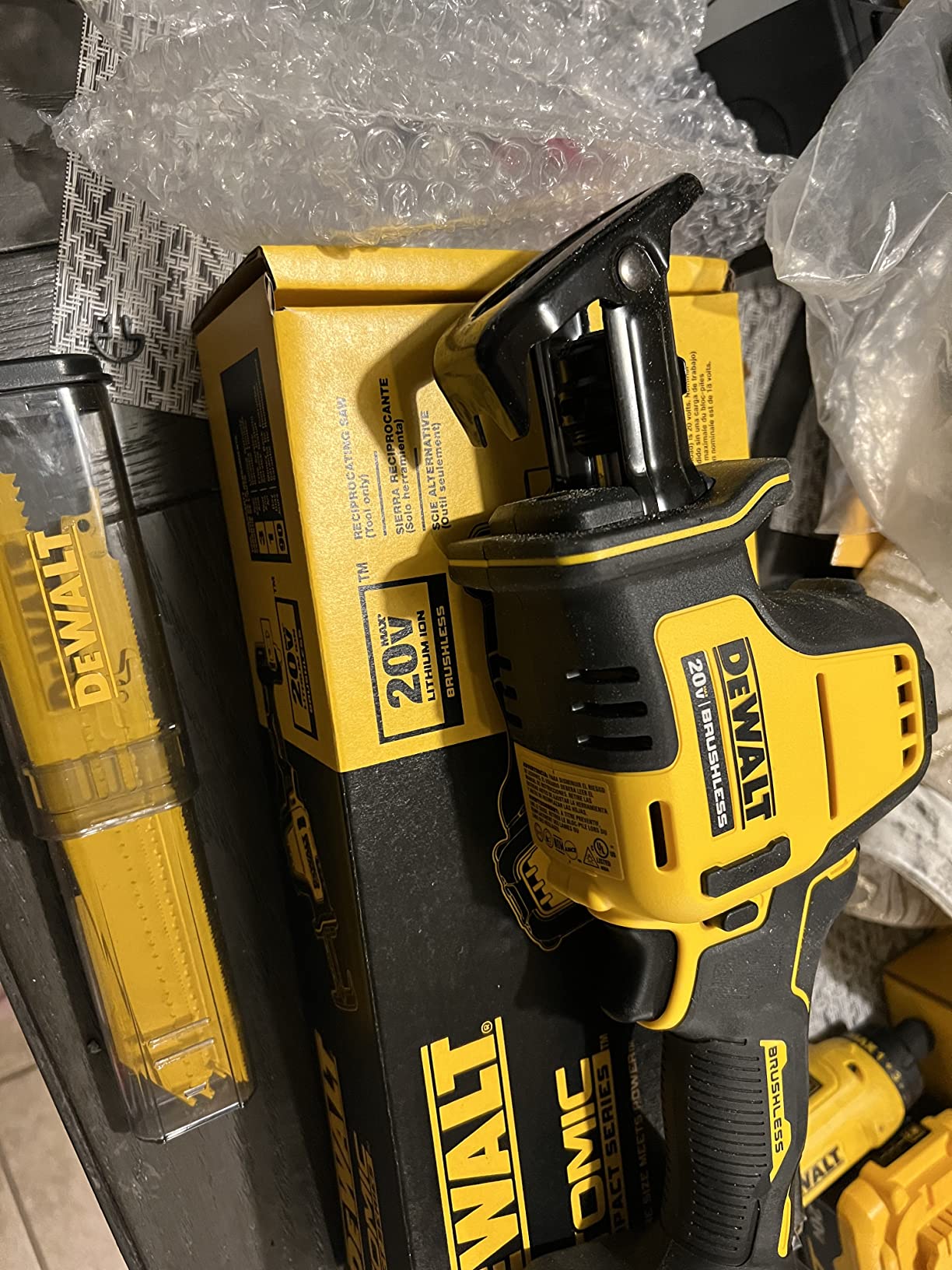 DEWALT 20V MAX ATOMIC Lithium-Ion Cordless Brushless One-Handed Reciprocating Saw (Tool Only) photo review