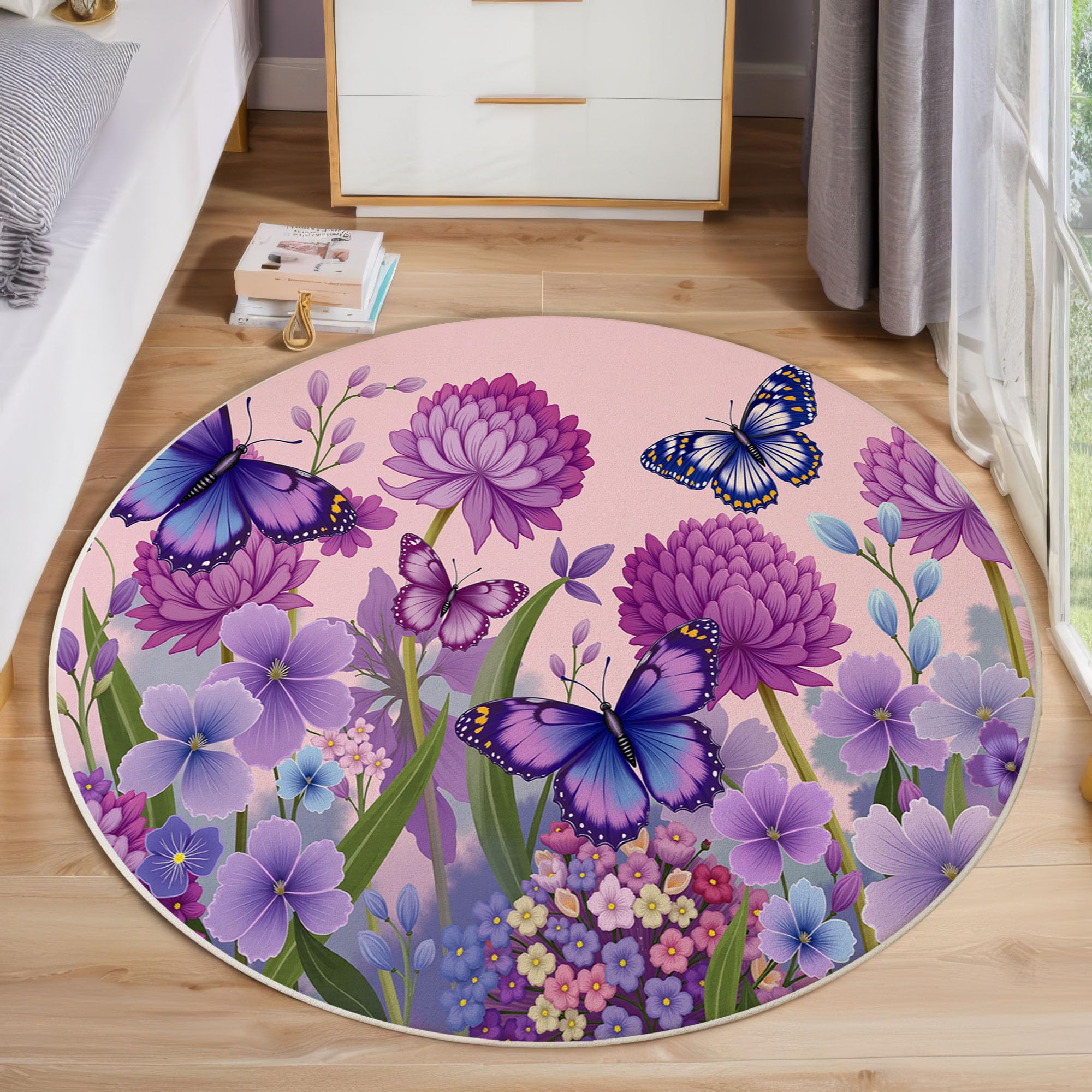 Tapis rond fleurs et papillons pour créer un coin lecture apaisant dans la chambre