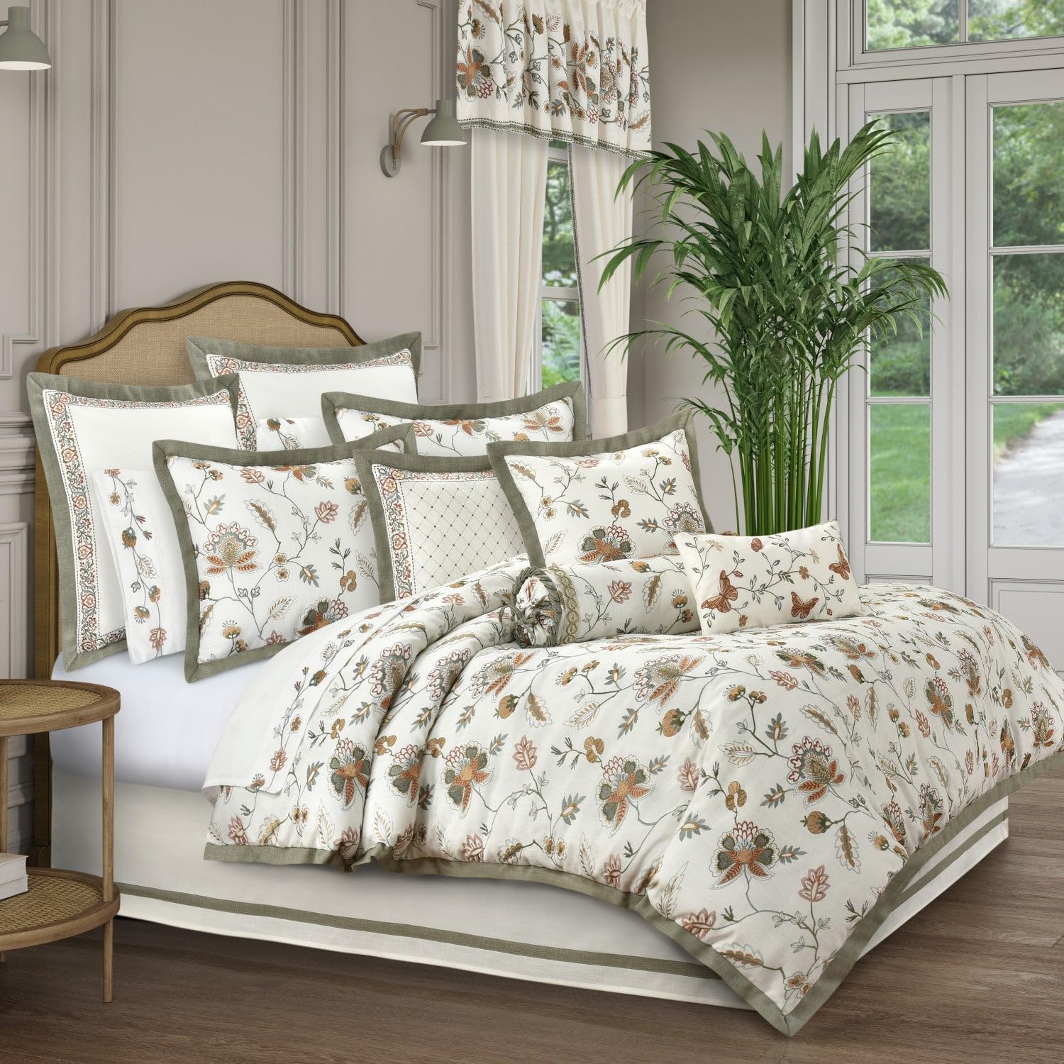 J. Queen New York Athena Comforter Set California King