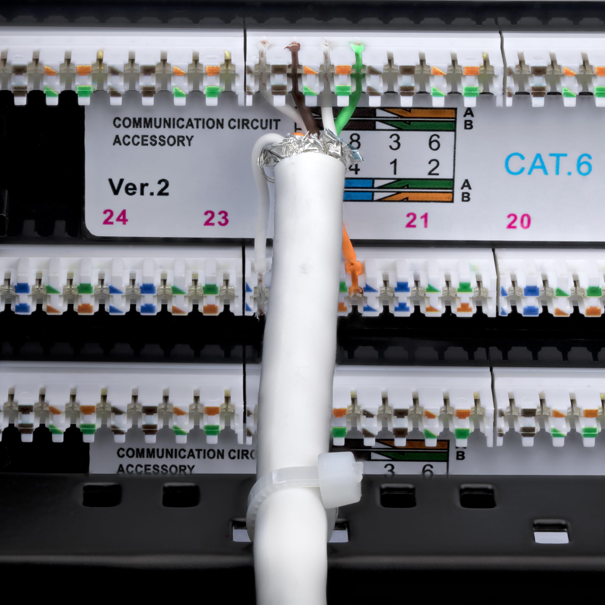 StarTech Pannello Patch Cat6 48 Porte 2U, UTP, 110 Punch-Down (CPANEL48) | Montabile su Rack, Connettori RJ45