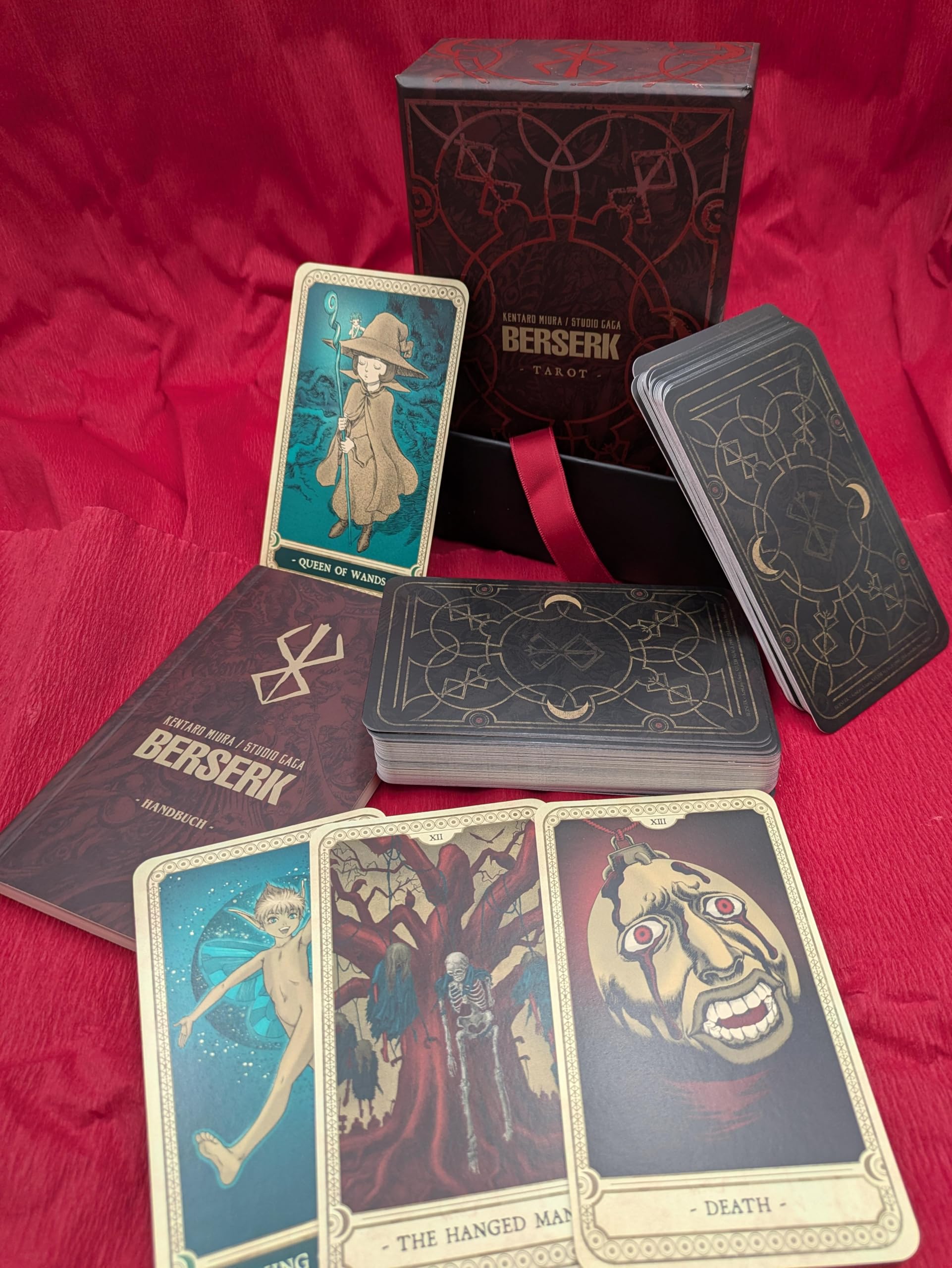 Berserk Max 21 - Tarot-Edition: Das actiongeladene und genredefinierende Dark-Fantasy-Epos von Kentaro Miura mit exklusivem Tarot-Set