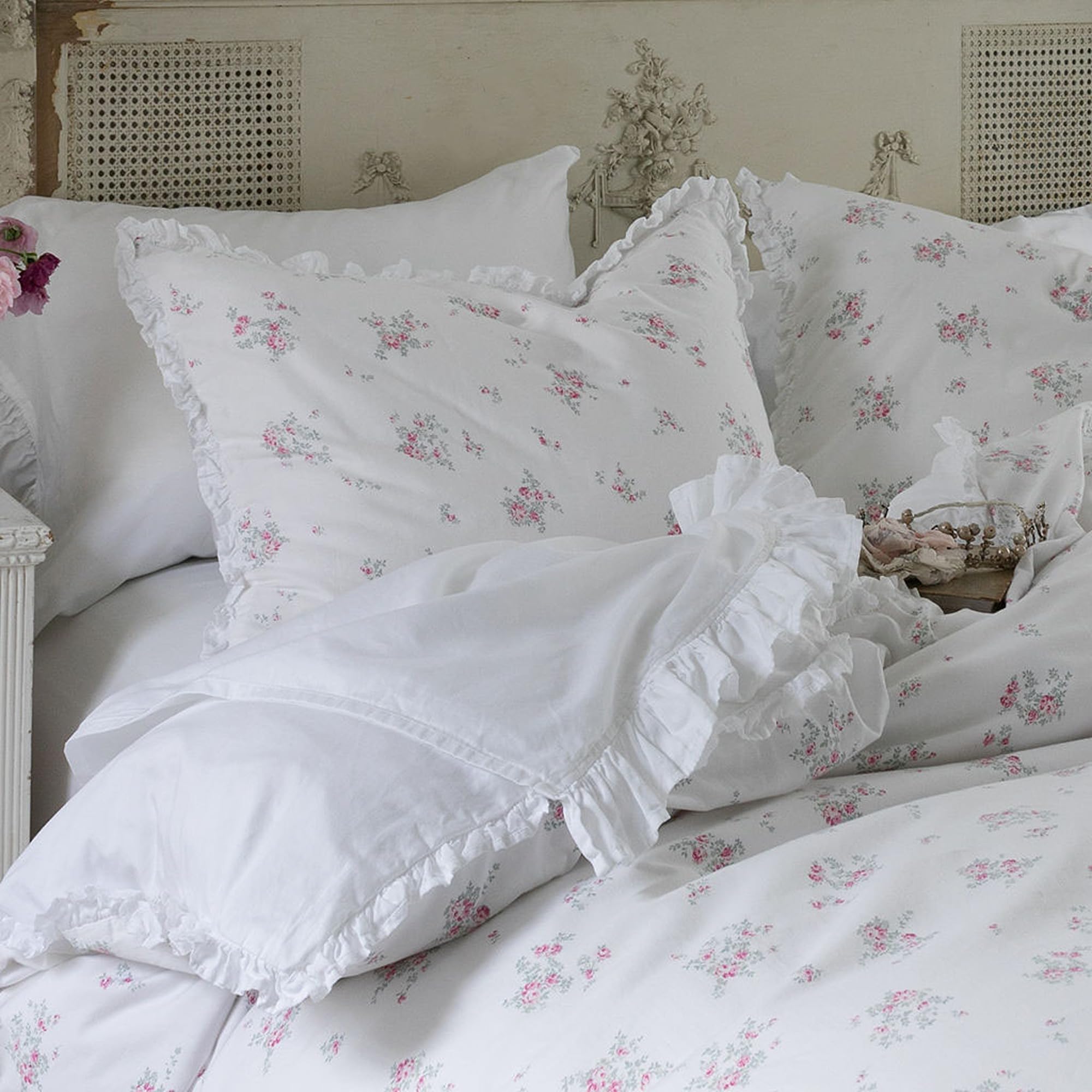 The Farmhouse by Rachel Ashwell Rosebury White and Pink Cotton 3