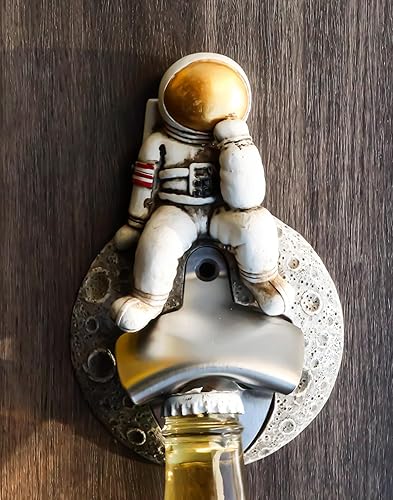 Miniatura 3 de Ebros Gift Astronauta patriótico estadounidense en el espacio traje planetario exploración aterrizaje en la pared de la luna cerveza tapa