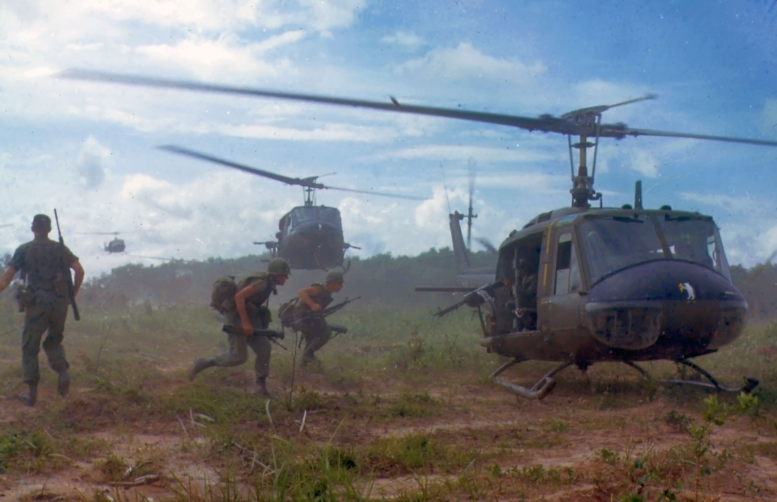 Amazon.com: UH-1 Helicopters in Vietnam 1966 Poster Photo