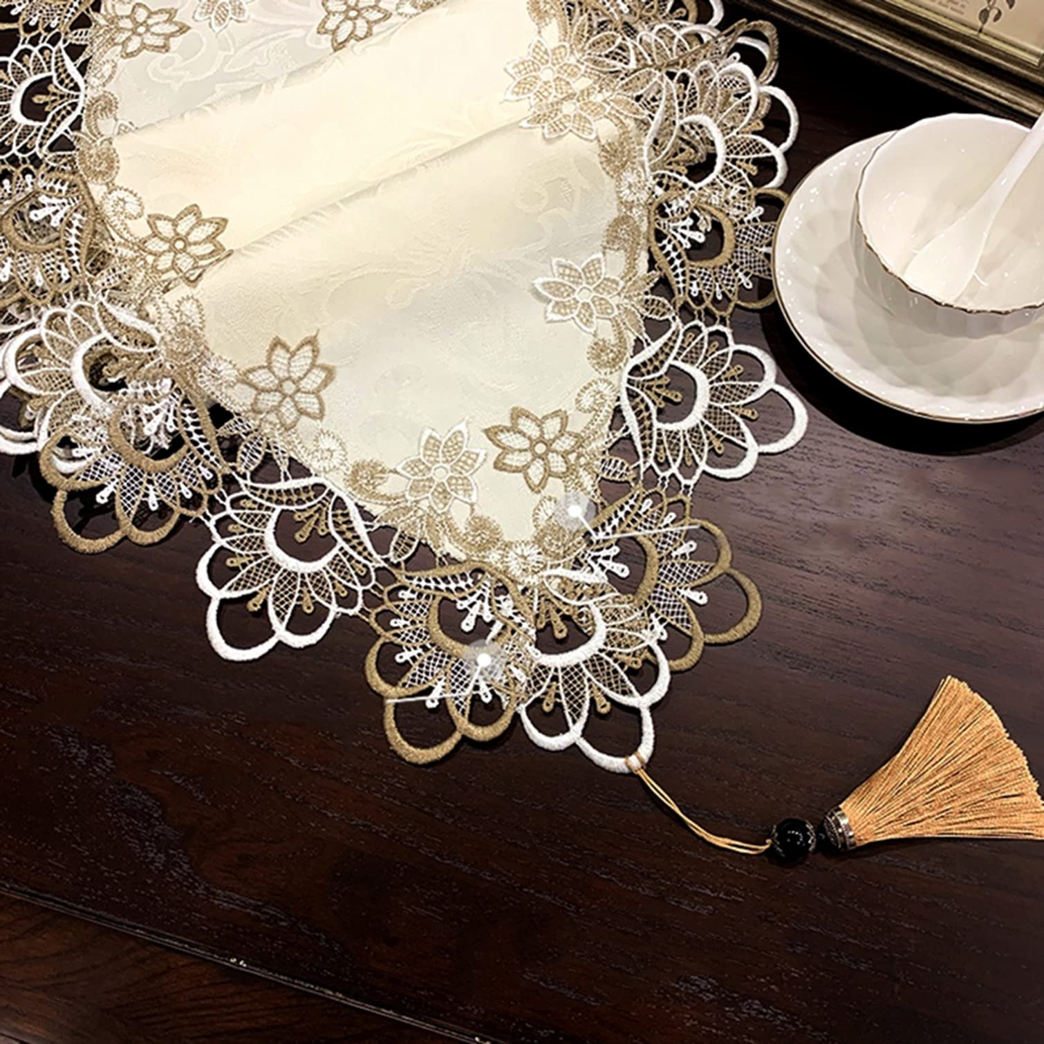 Runner da tavola macramè, 30 x 50 cm, decorazione con nappe, in pizzo