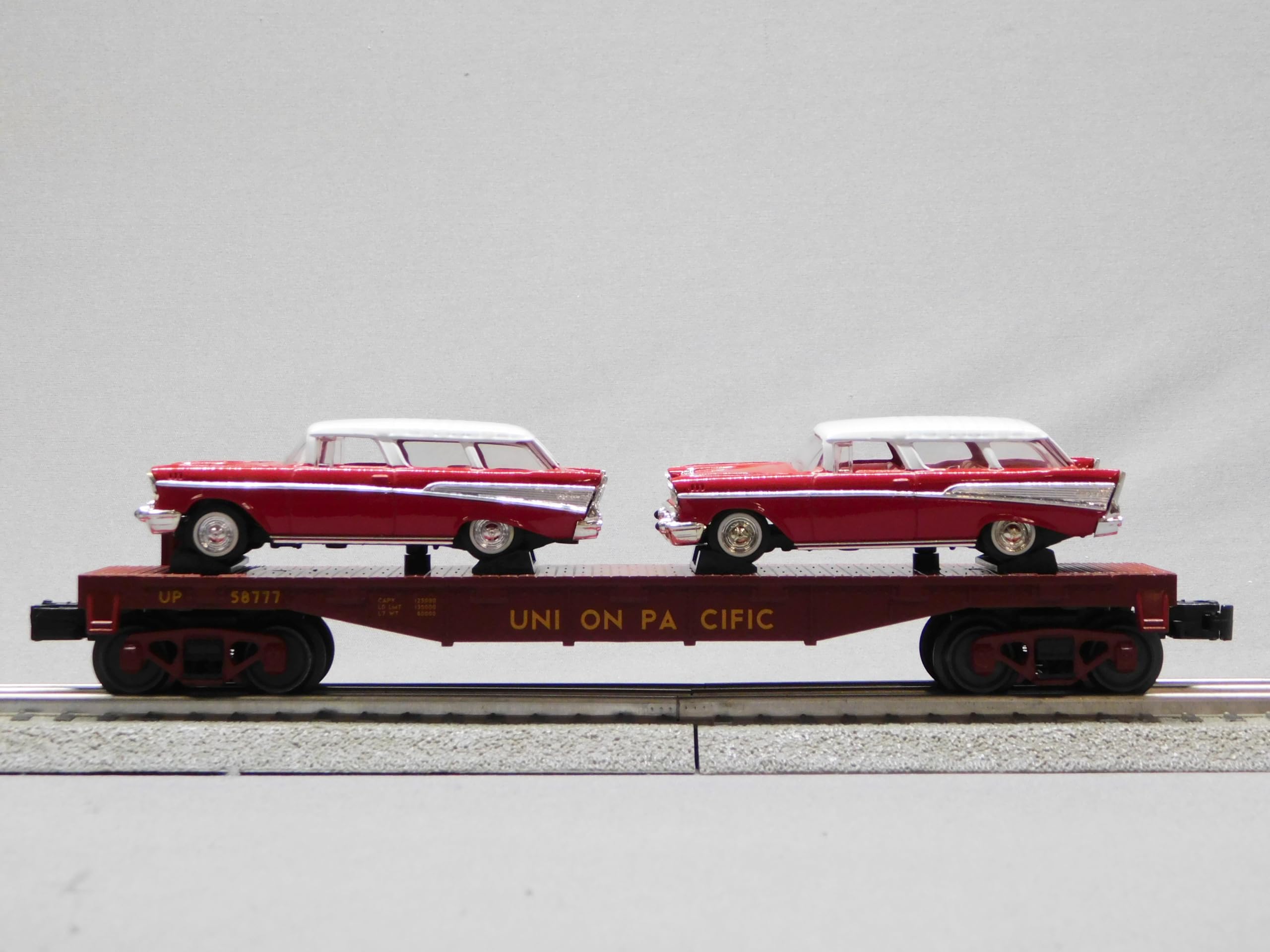M.T.H. Electric Trains MTH RAILKING Union Pacific Flat CAR W/Chevy Nomad 30-76874