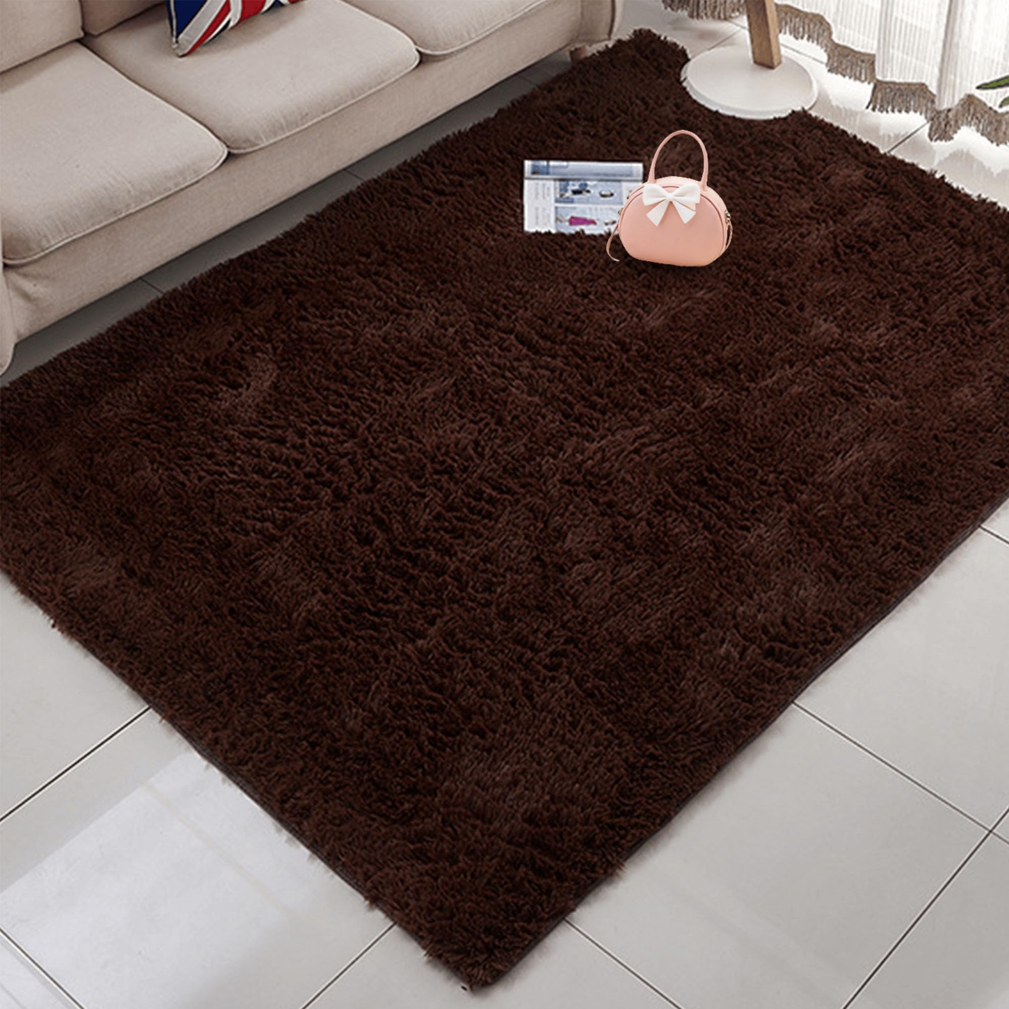 Tapis Shaggy salon et chambre d'enfant : le confort moelleux lavable brun