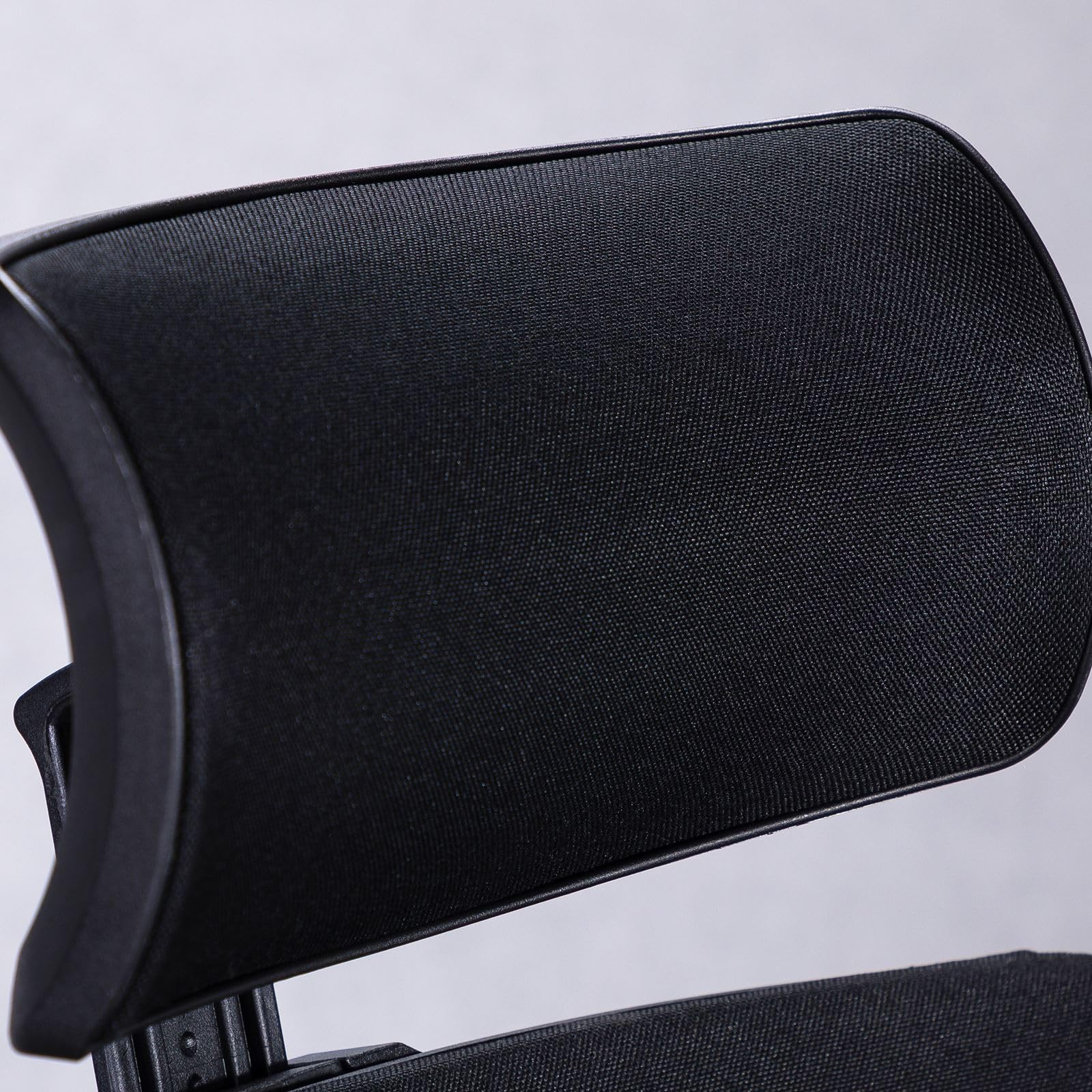IDIMEX Bürodrehstuhl Herry mit Kopfstütze und Armlehnen in schwarz. Ergonomischer Bürostuhl mit Verstellbarer Sitzmechanik, Höhenverstellbar und Kippfunktion.