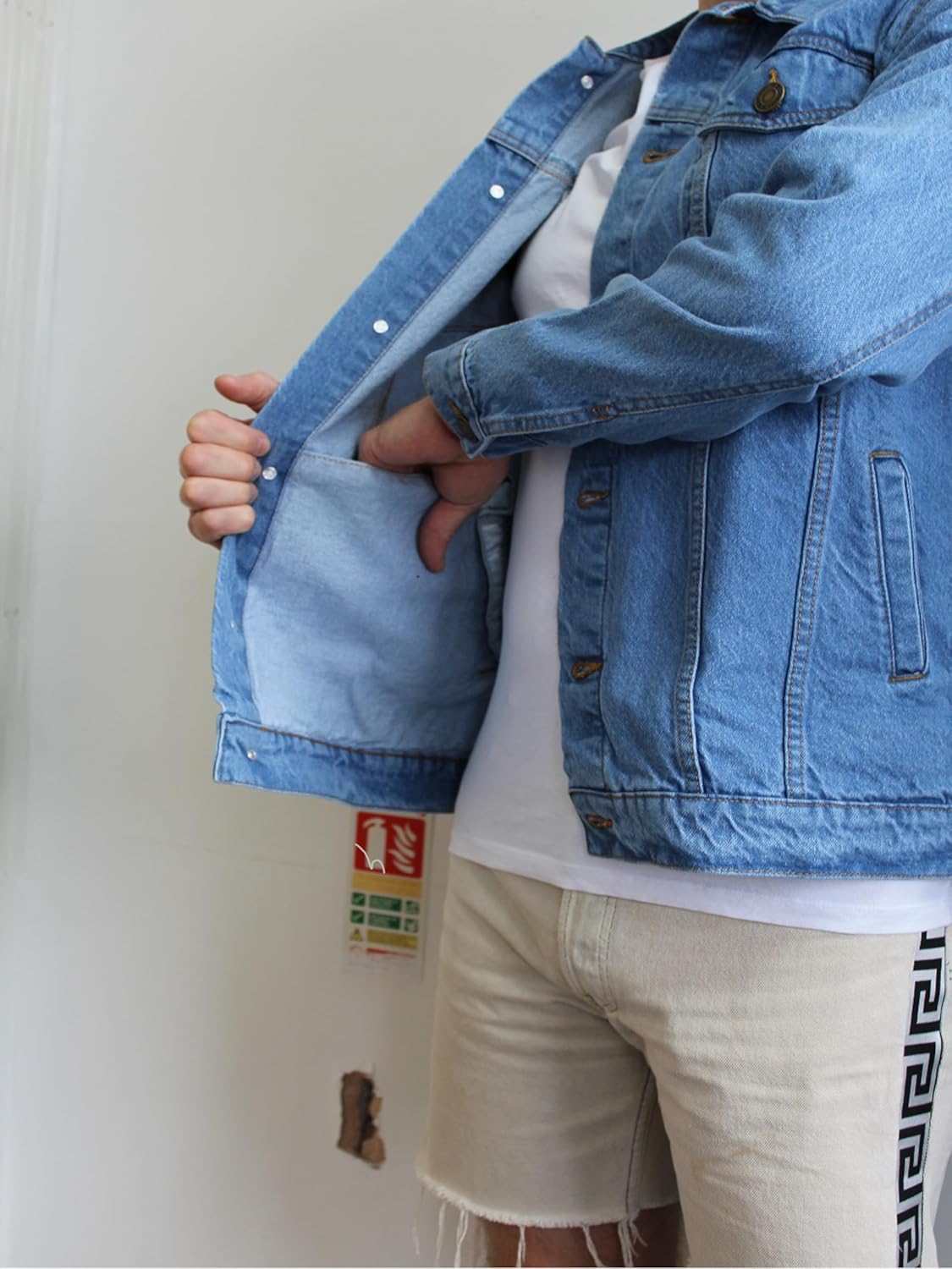 JMOJO Jean Jacket Men - Button Down Trucker Style with Functional Pockets - Classic Mens Denim Jackets for Casual Outfits - Image 3