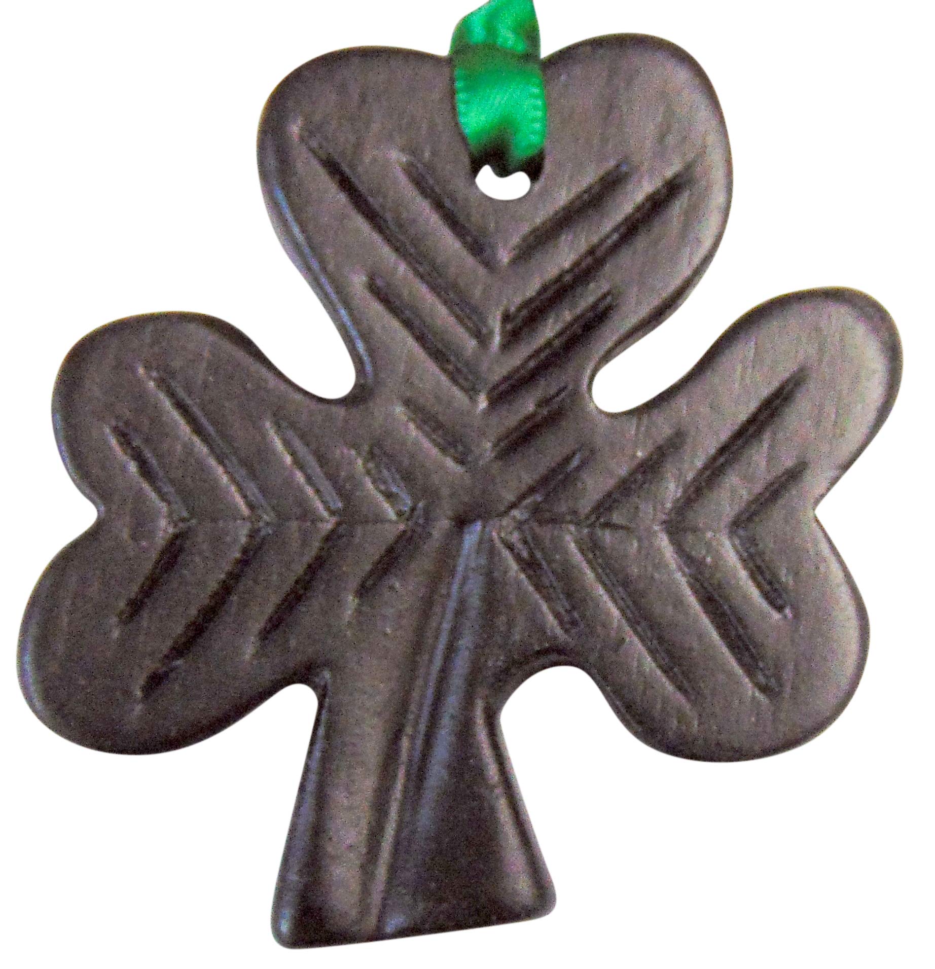 Island Turf Crafts Golden Irish Turf Shamrock (Hanging Decoration)
