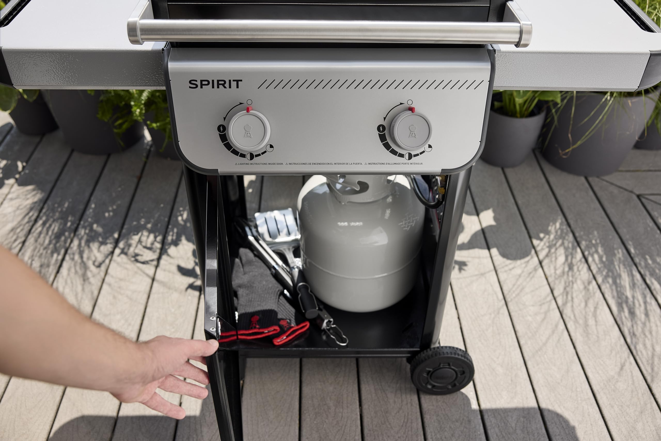 Weber Spirit E-210 Barbecue à gaz avec 2 brûleurs, surface de cuisson de 51 x 46 cm, grille de maintien au chaud, thermomètre de couvercle, 2 roues, noir/argenté (1500833)
