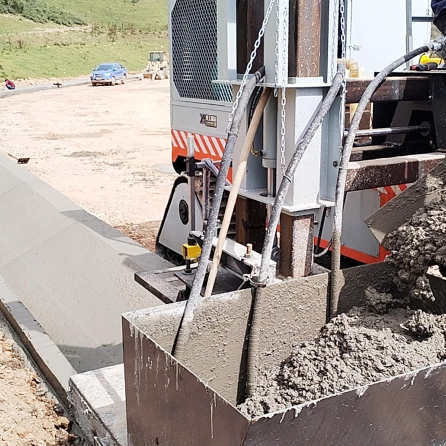 Automatic Concrete Curbing Slipform Machine – Precision Kerbstone Forming for Residential & Municipal Roads