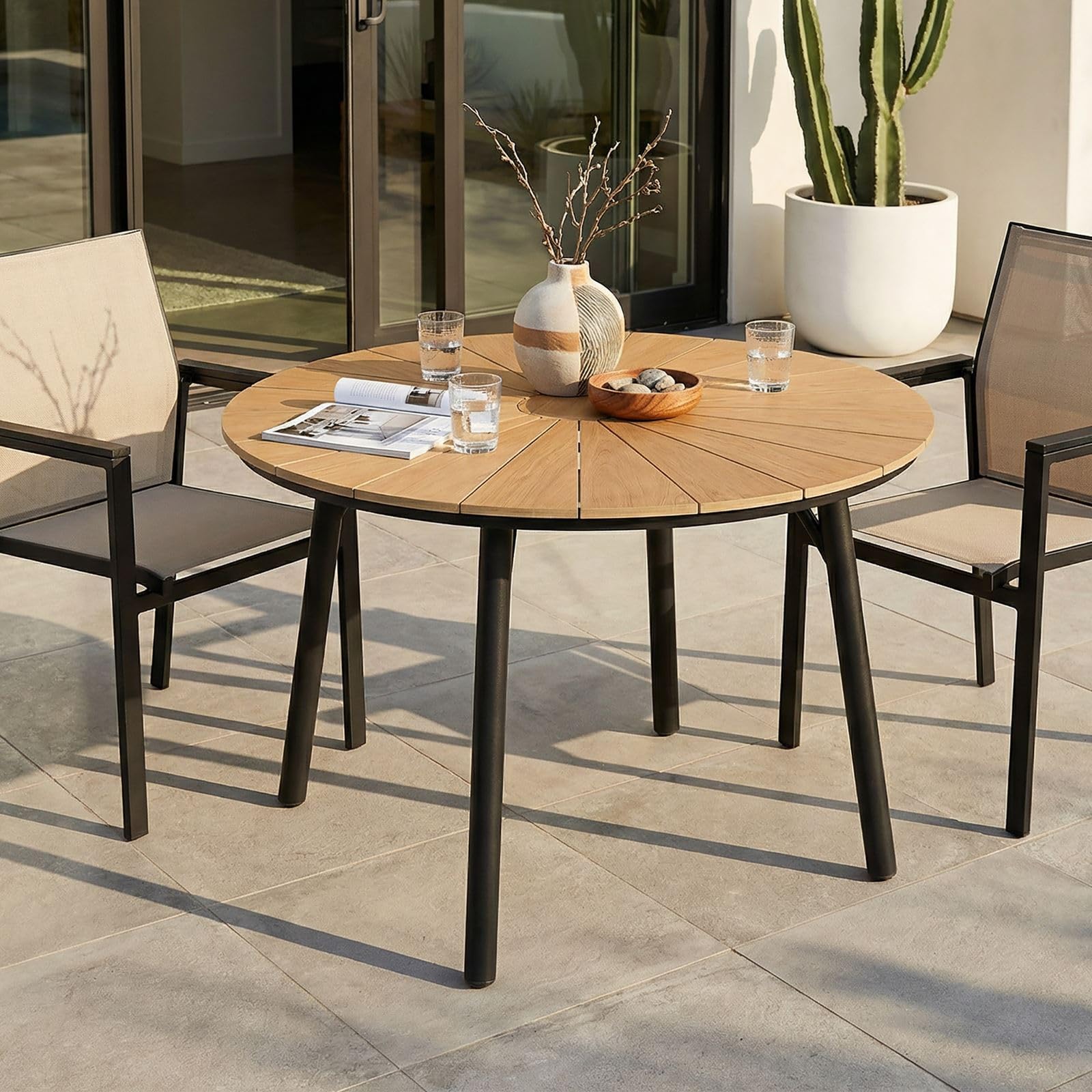 IDIMEX Gartentisch Agape rund 120x75cm, Schwarz/Natur – wetterfester Outdoor Tisch mit Aluminiumgestell und pflegeleichter WPC-Tischplatte in Holzoptik für Garten Terrasse oder Balkon