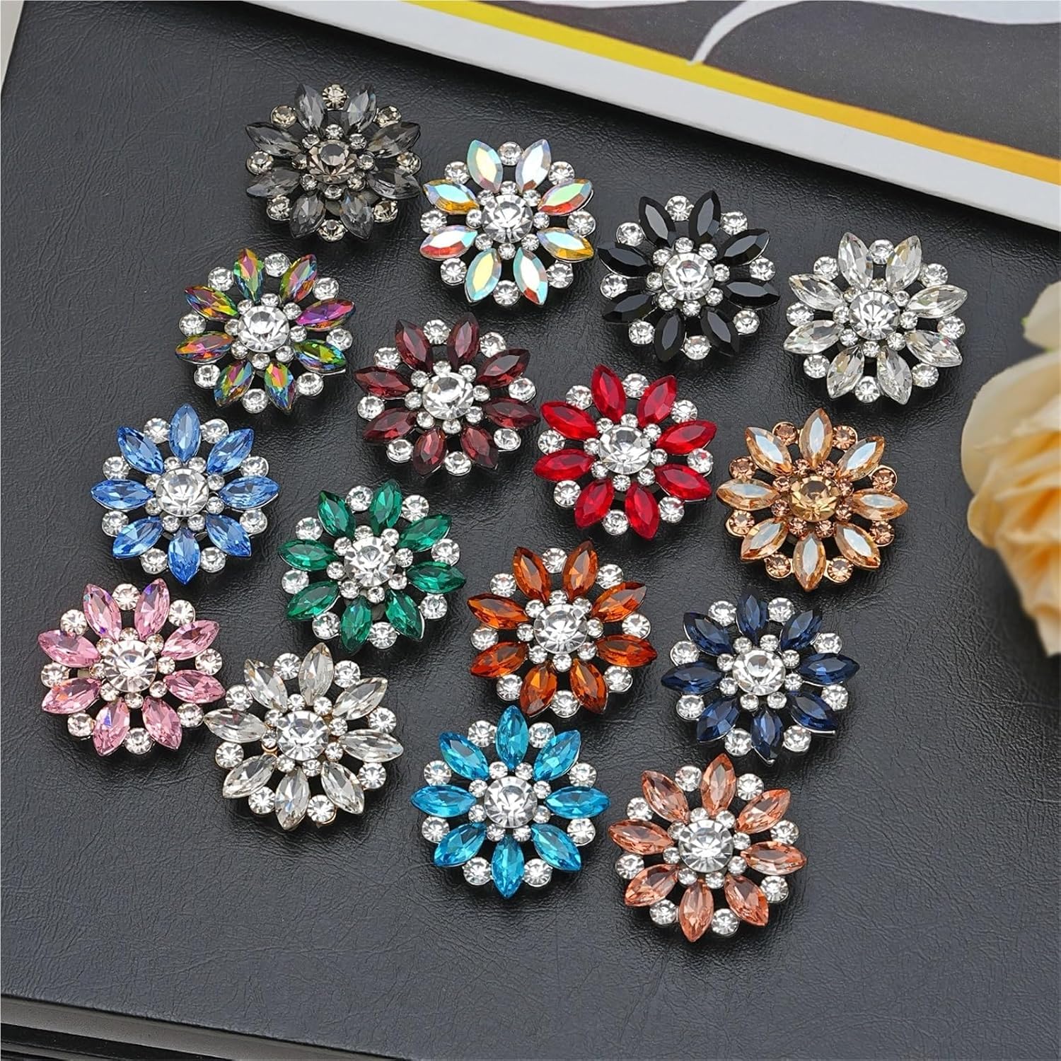 Knöpfe annähen, 8 Stück Blumen Ausgehöhlte Strass-Metallknöpfe