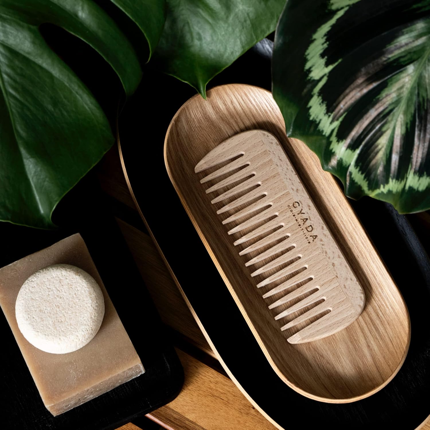GYADA COSMETICS, Thick and Sparse Comb, Ideal for Detangling Curly and Afro Hair, Antistatic, Does Not Break and Does Not Electrify Hair, Beech Wood