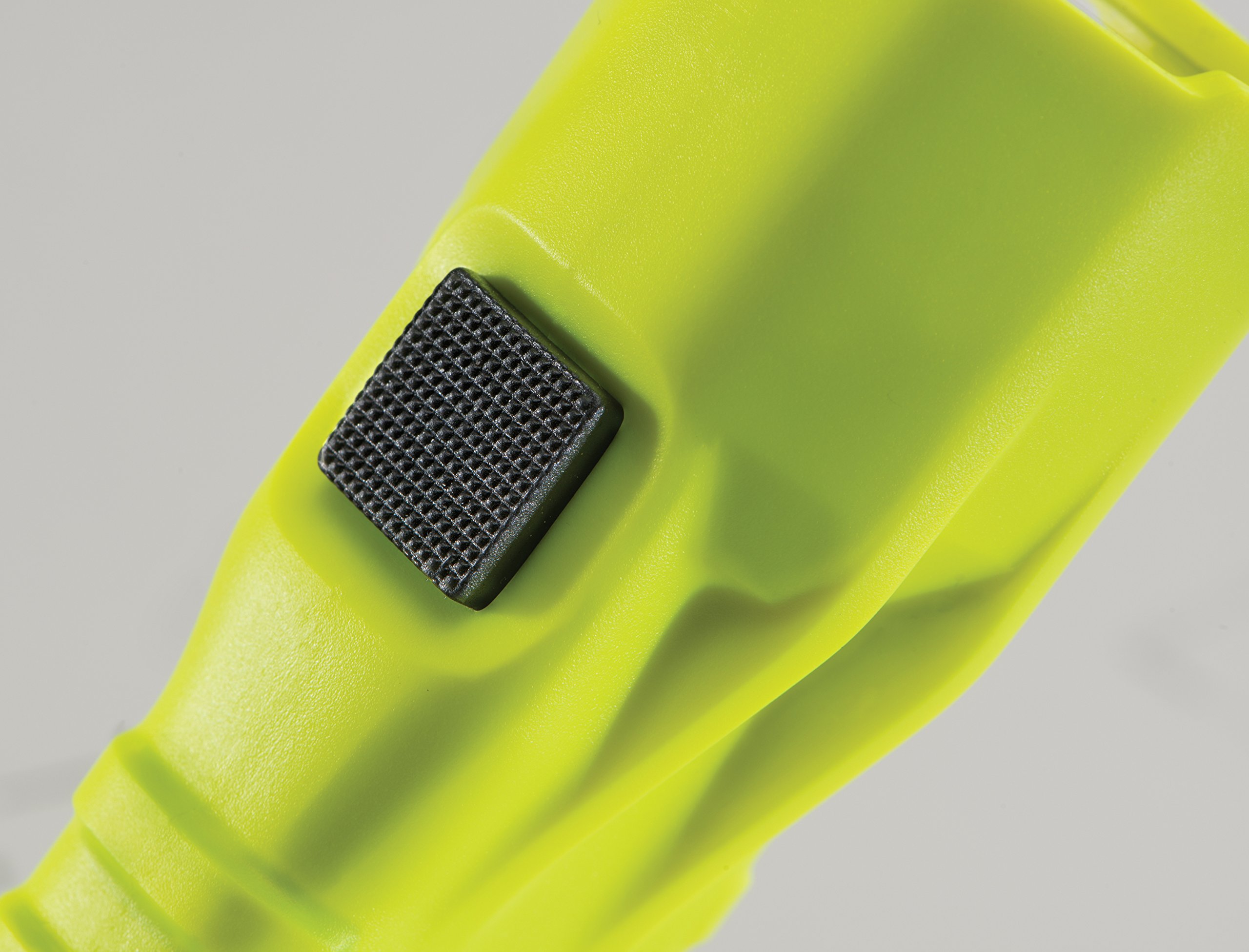 PELI 3315Z0 Linterna LED de Seguridad intrínsica, Compacta y aprobada para ATEX Zona 0, IP67 estanca y Resistente al Polvo, 138 Lúmenes, Color: Amarillo