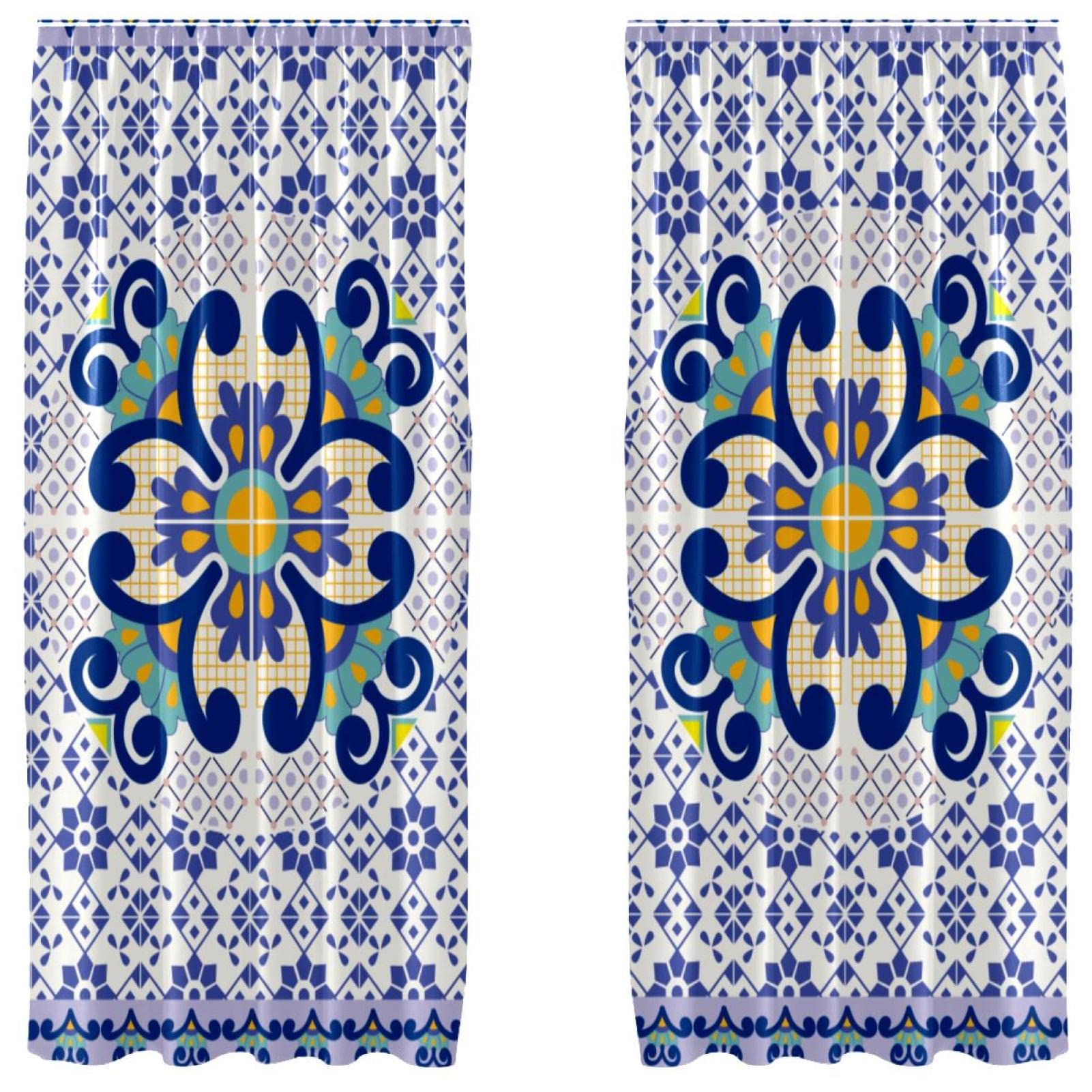 Cortinas geométricas moradas estilo Talavera para crear salones modernos y acogedores