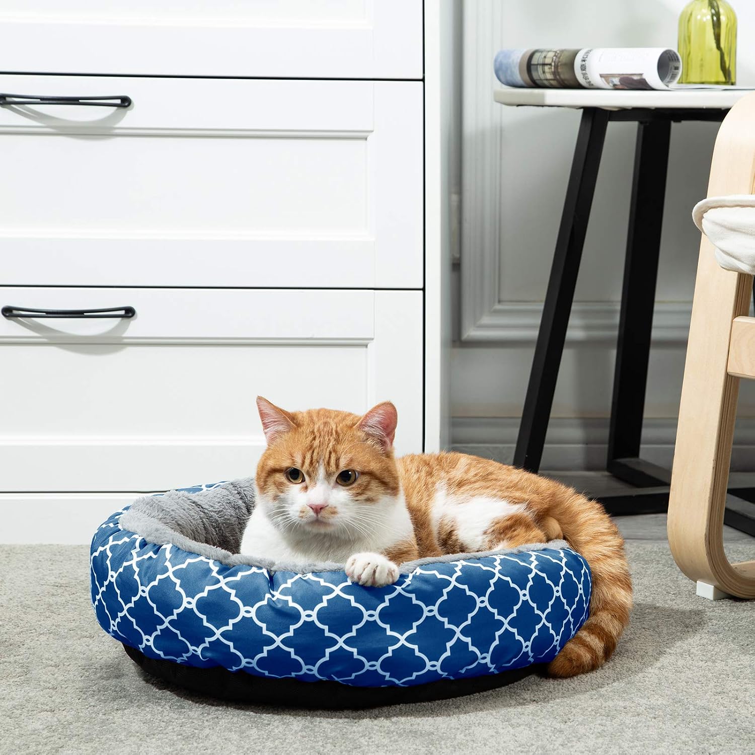 UOZZI BEDDING Warming Donut Cushion Cat Bed, Calming Pup Small Pet Dog Bed, Non-Slip Bottom, Machine Washable Flannel 17" Round Bed for…