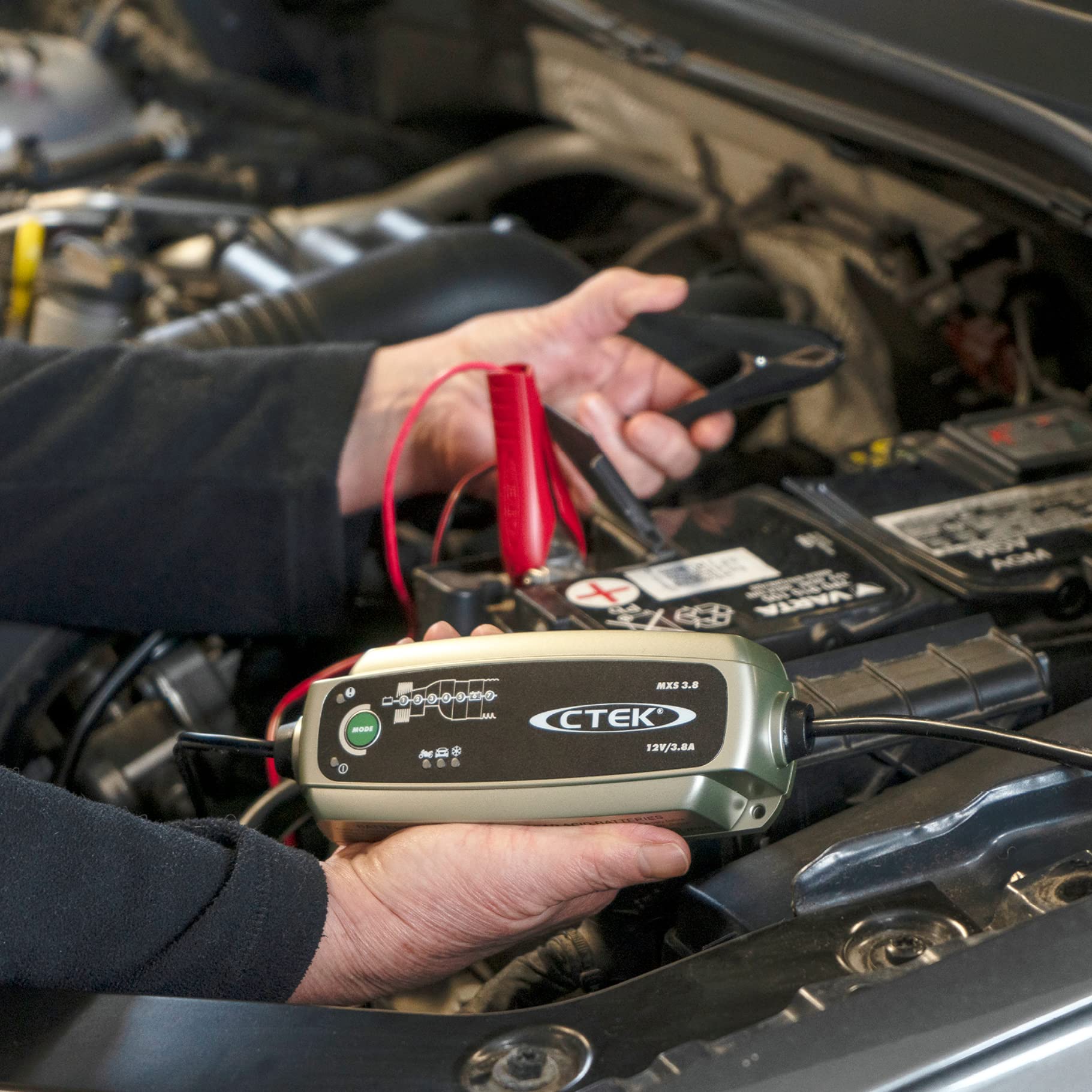 CTEK MXS 3.8, Batterieladegerät 12V, Erhaltungsladegerät, Intelligentes Ladegerät Autobatterie, Ladegerät Auto und Motorrad, Batteriepfleger mit Entsulfatierungsprogramm und Winterprogramm