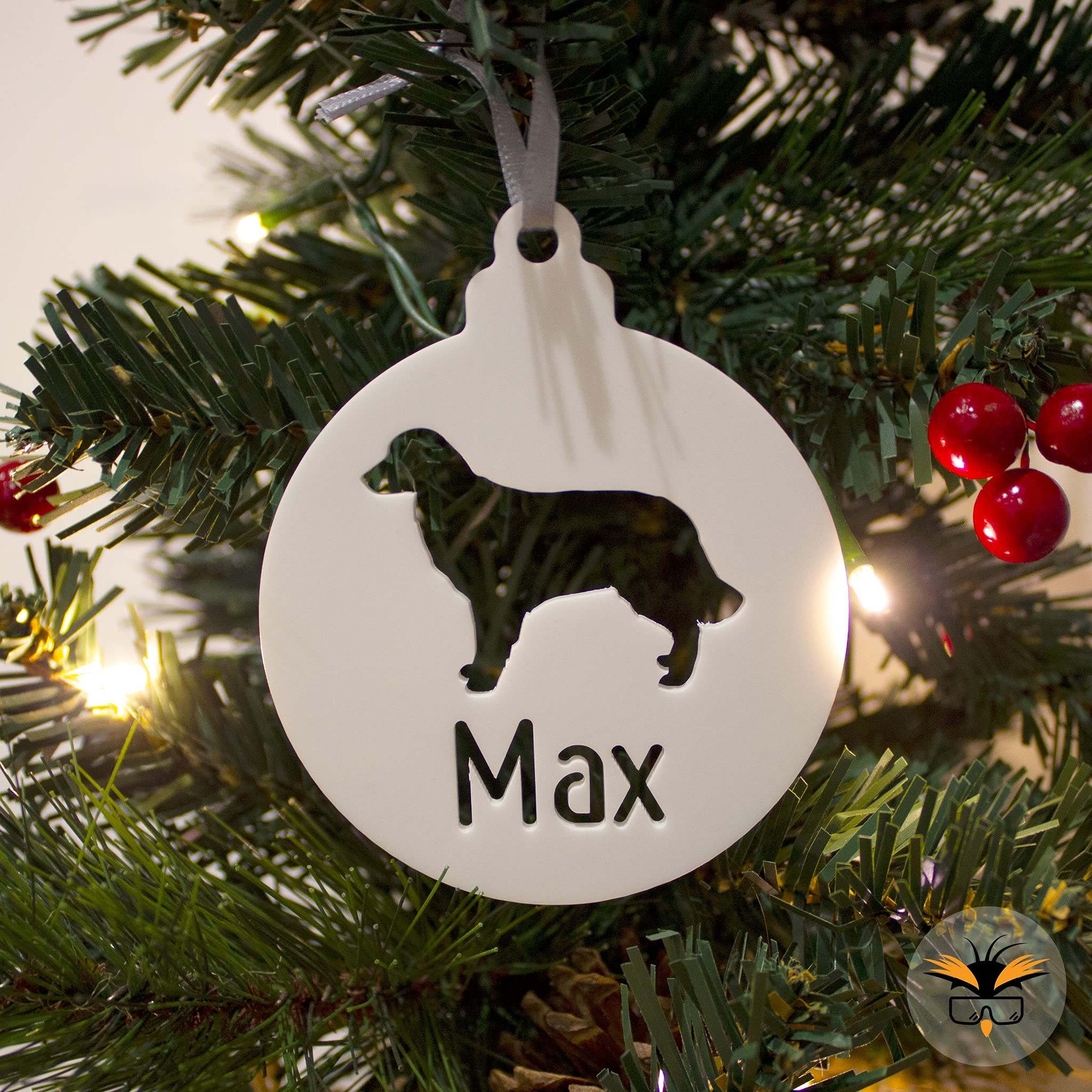 Personalised Retriever Bauble, Custom Golden Retriever Bauble, Flat Coated Retriever Gift, New Puppy Present, Dog Lover, Pet Ornament (White)