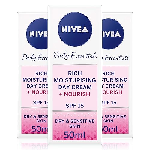 Miniatura 1 de NIVEA Daily Essentials Rich Moisturising Day Cream SPF 15 50ml