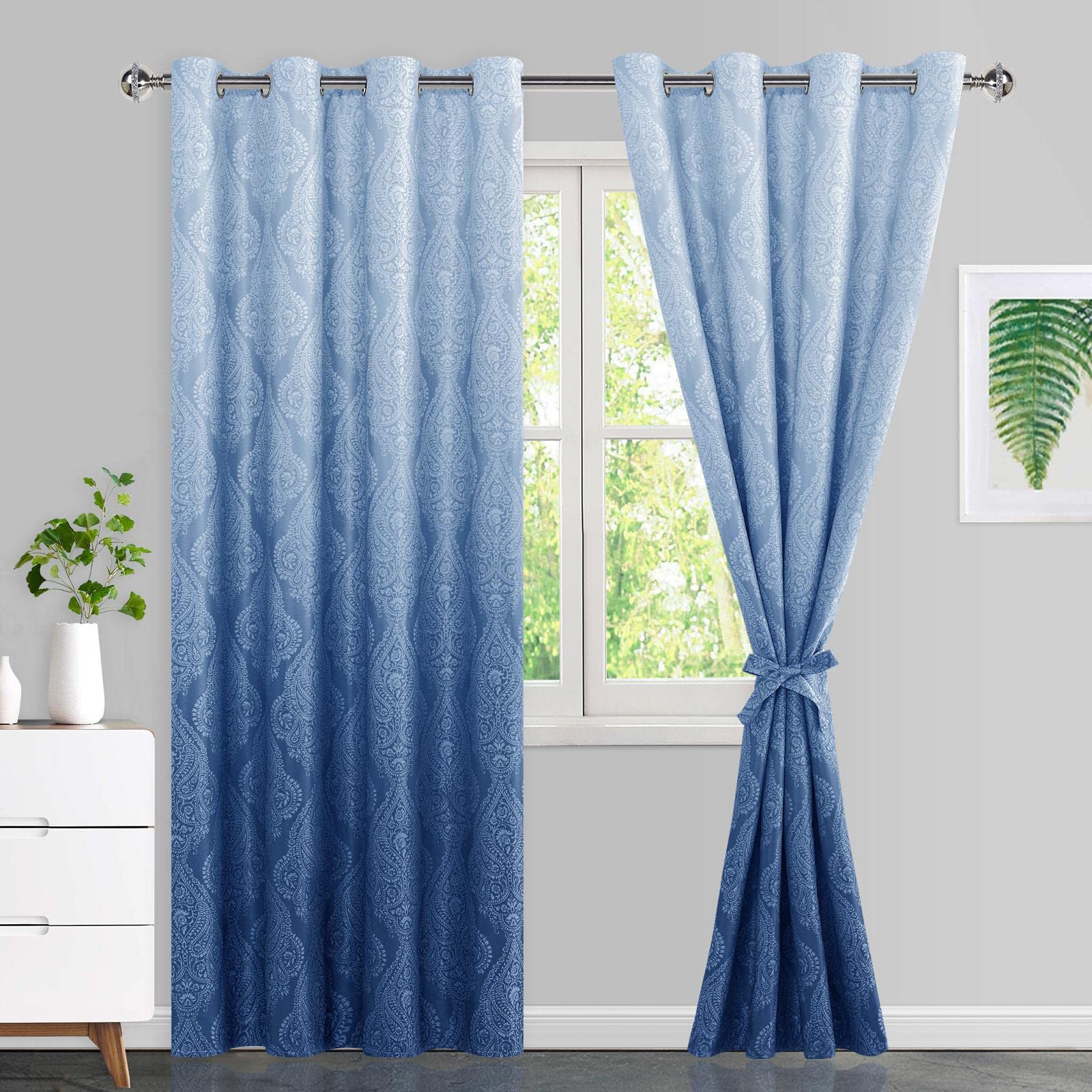 Rideaux occultants bleu marine pour salon calme et nuit paisible dans la chambre