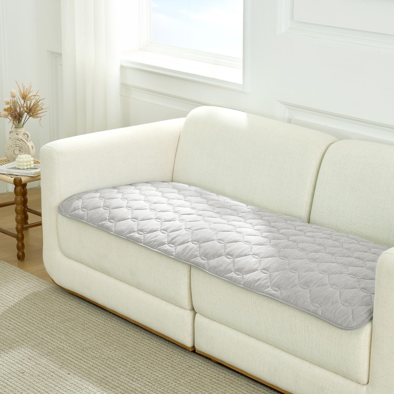 COZY KISS Housse de Canapé Rafraîchissante, Q-Max > 0.4 Lavable sous Couche Rafraîchissante D'été & Protège Siège Auto, Anti Liquide, Housse Toutes Saisons pour Animaux, 70x150cm, Gris