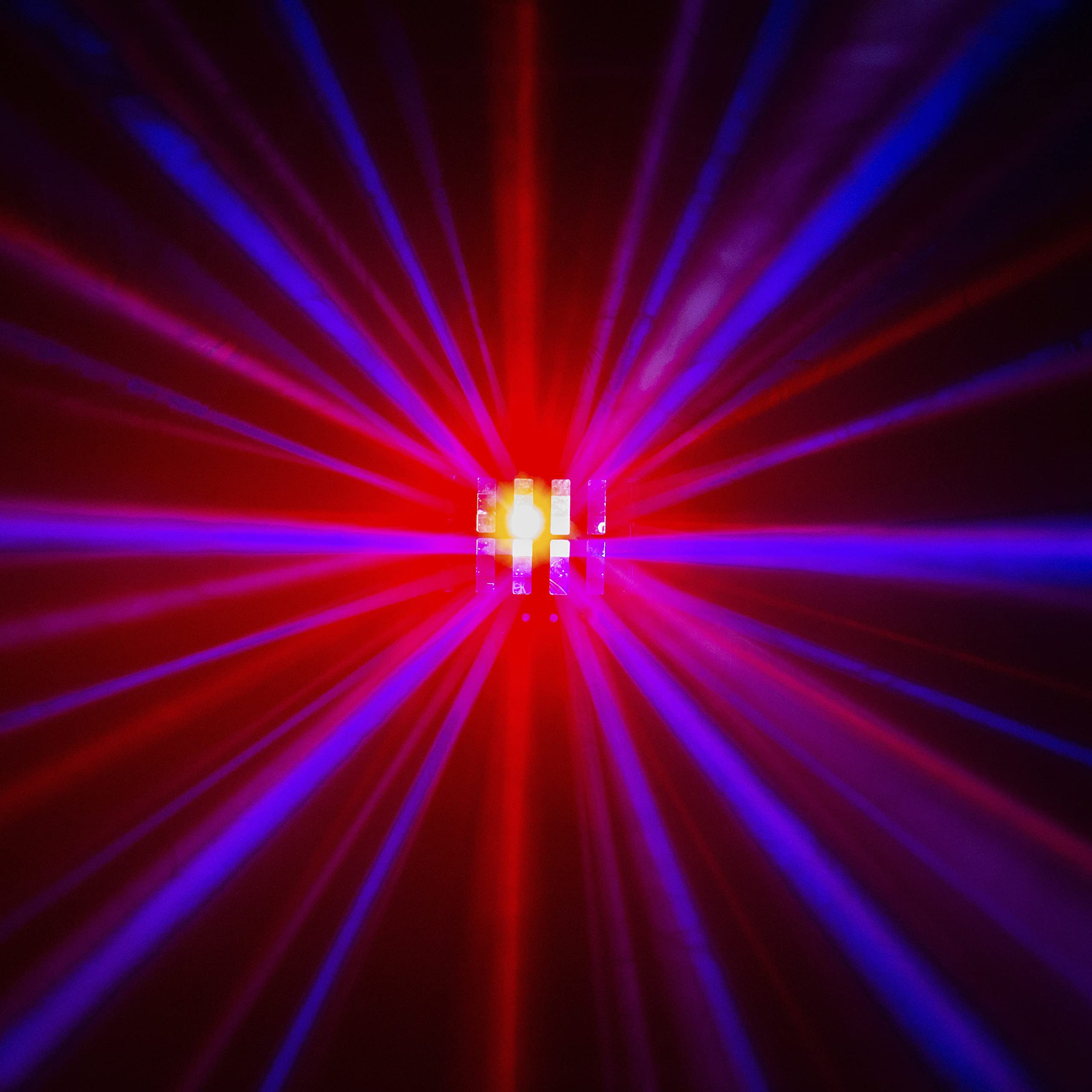 BoomToneDJ DerbyFX 4-en-1 Derby LED RGBWAPY 9x3W, UV Stroboscope, LZR rouge et vert. Jeux de lumière, Eclairage soirée DJ. Contrôle DMX, shows automatiques, détection musicale. Télécommande fournie