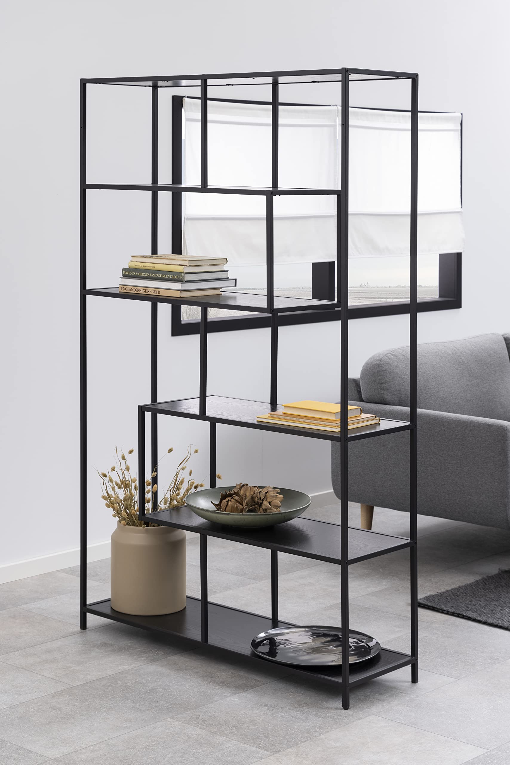 AC Design Furniture Jörn asymetryczny regał na książki z 5 półkami, wys. : 185 x szer.: 114 x głęb.: 35 cm, czarny jesion/czarny, drewno/metal, 1 szt.