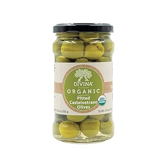 The 9 Best Olives for Martinis - Cocktails Cafe
