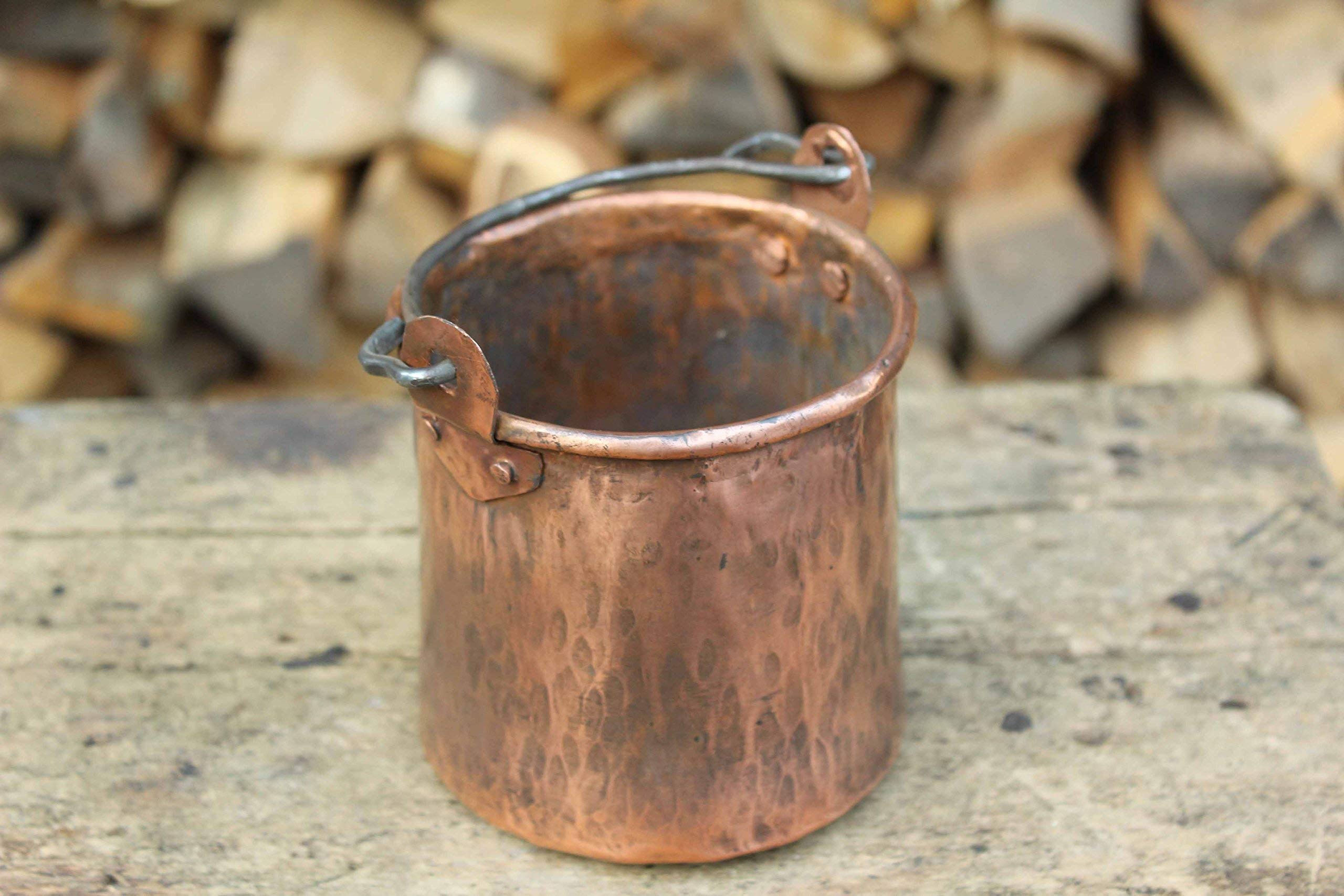 Contenitore, vasetto, vaso, secchio piccolo; porta oggetti, organizzazione, arredamento interni; rame lavorato a mano